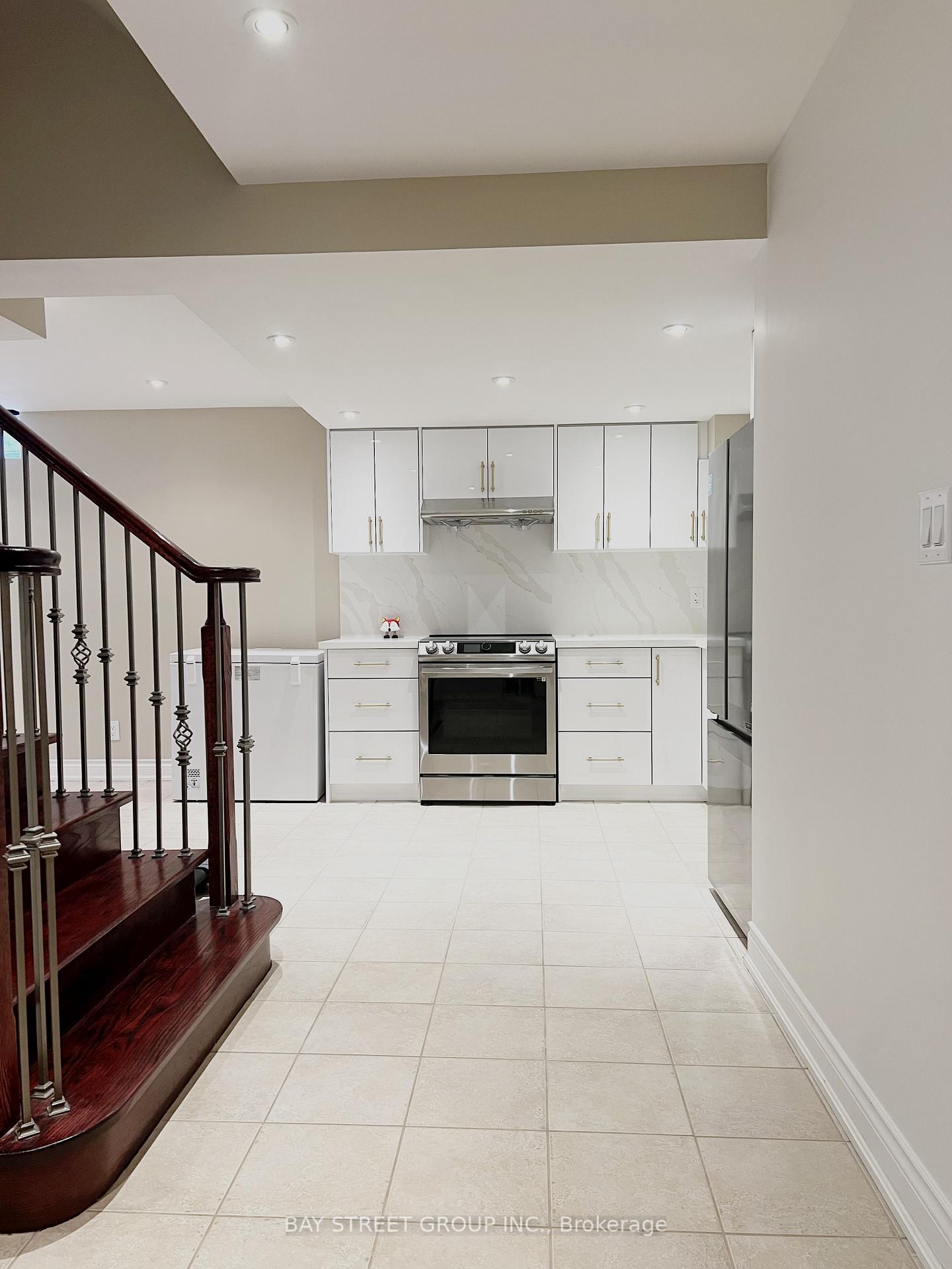 Photo 6 of Bsmt 96 Preston Hill Crescent, Vaughan, Patterson — HOMEH