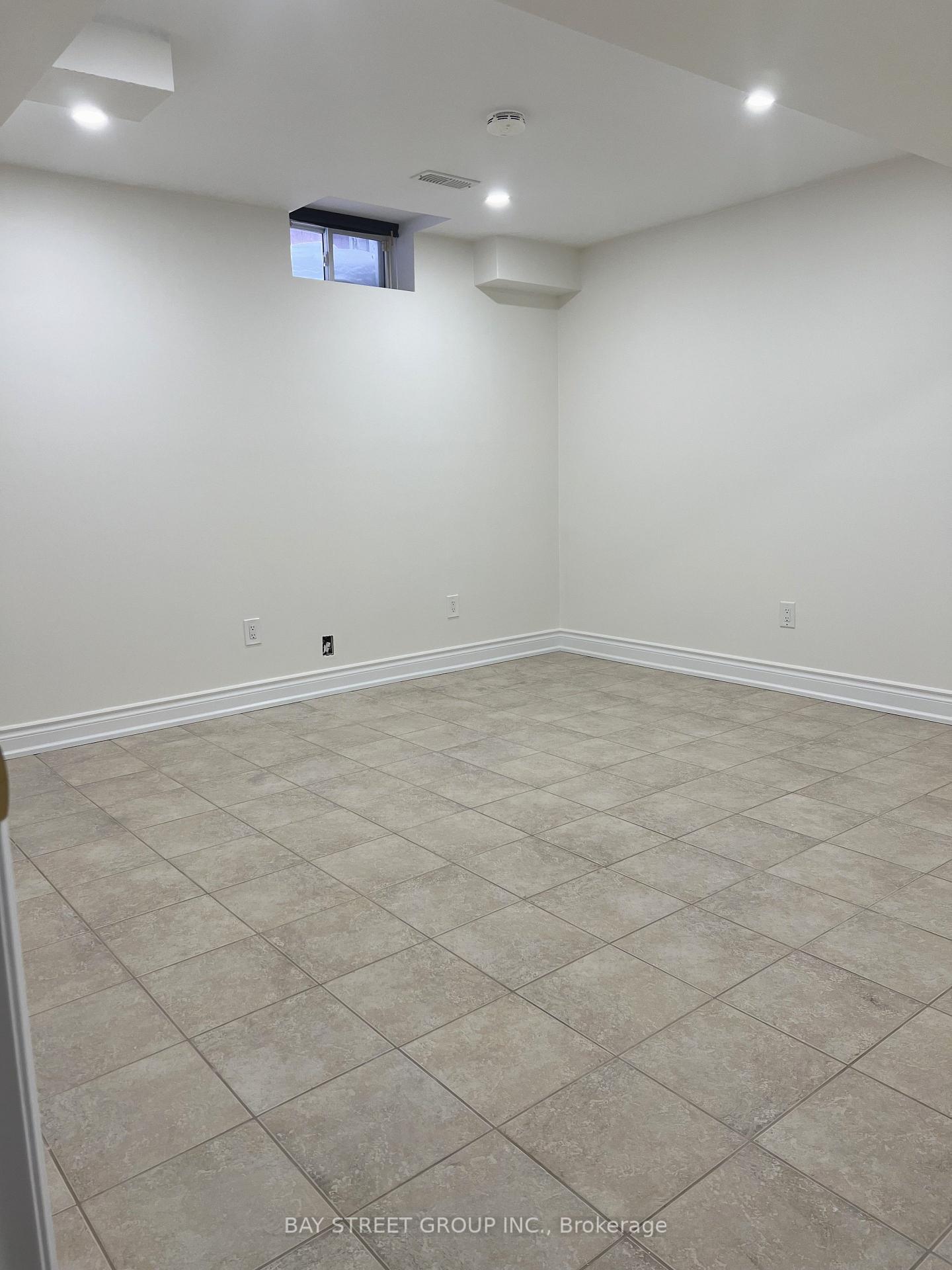 Photo 10 of Bsmt 96 Preston Hill Crescent, Vaughan, Patterson — HOMEH