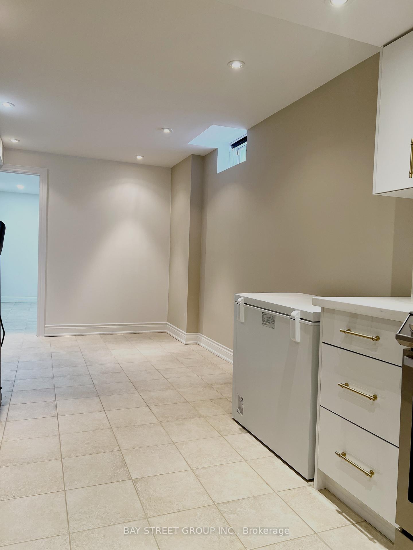 Photo 15 of Bsmt 96 Preston Hill Crescent, Vaughan, Patterson — HOMEH