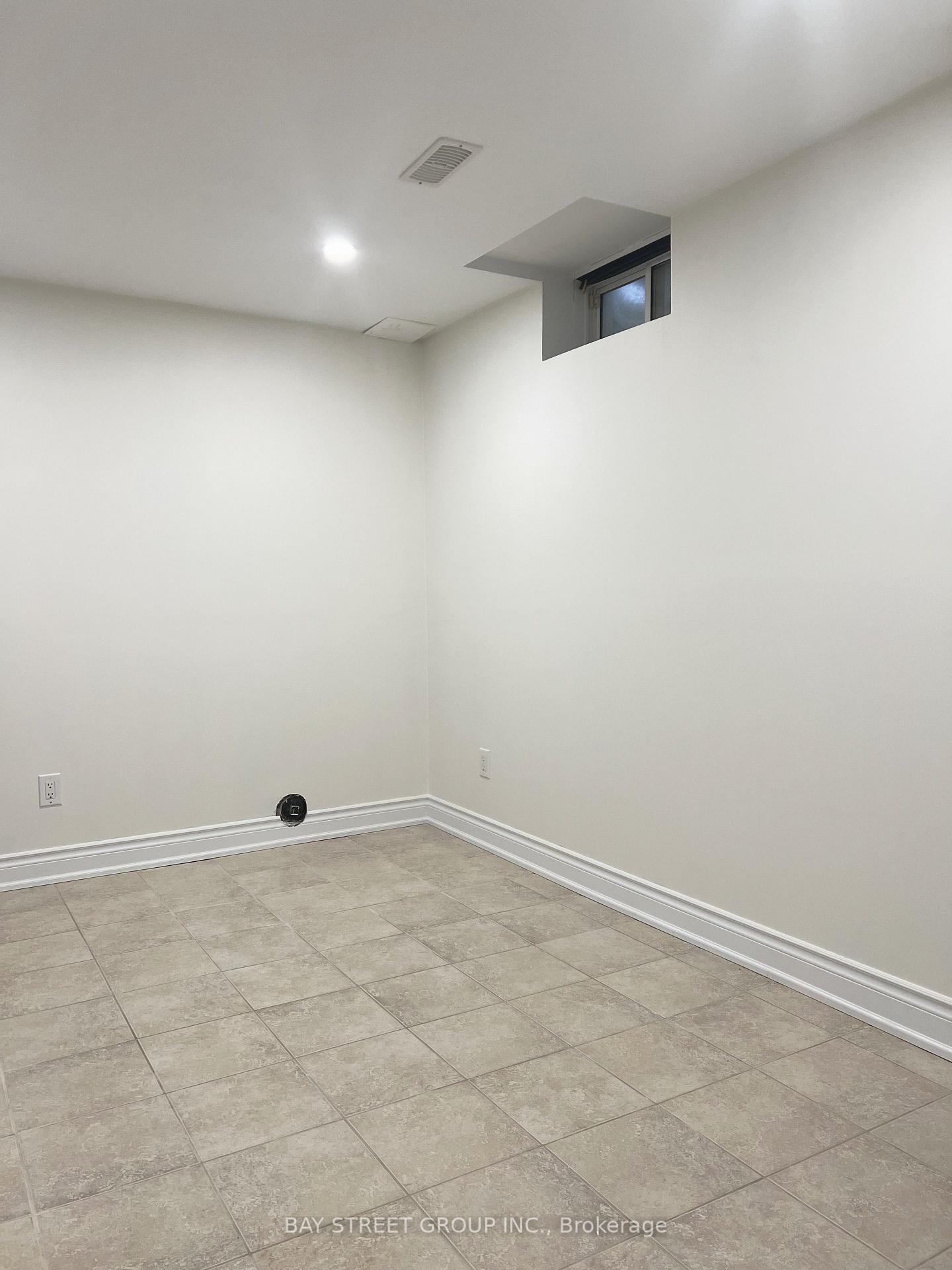 Photo 17 of Bsmt 96 Preston Hill Crescent, Vaughan, Patterson — HOMEH