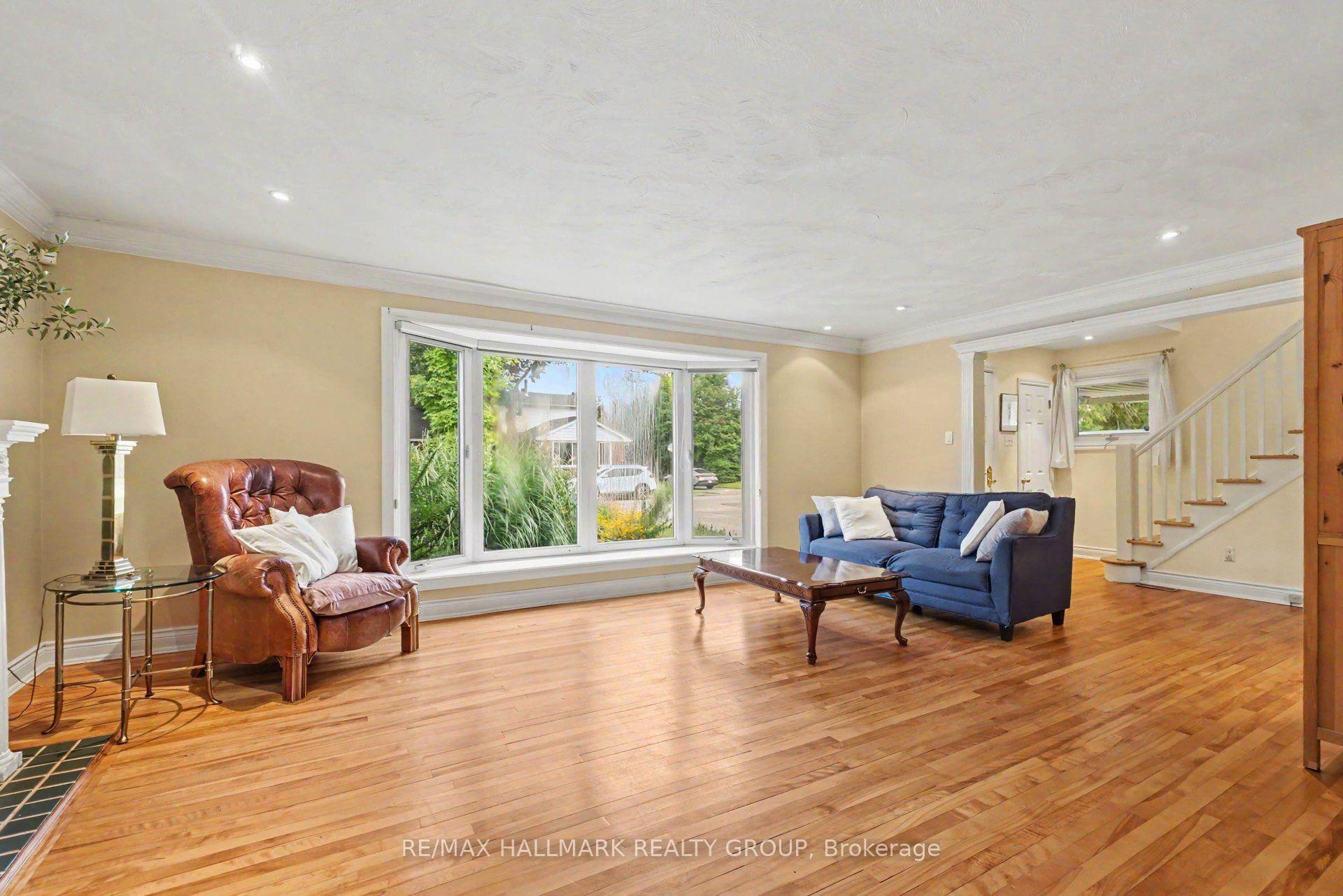 Photo 5 of 1236 Amesbrooke Drive, Ottawa, Copeland Park — HOMEH