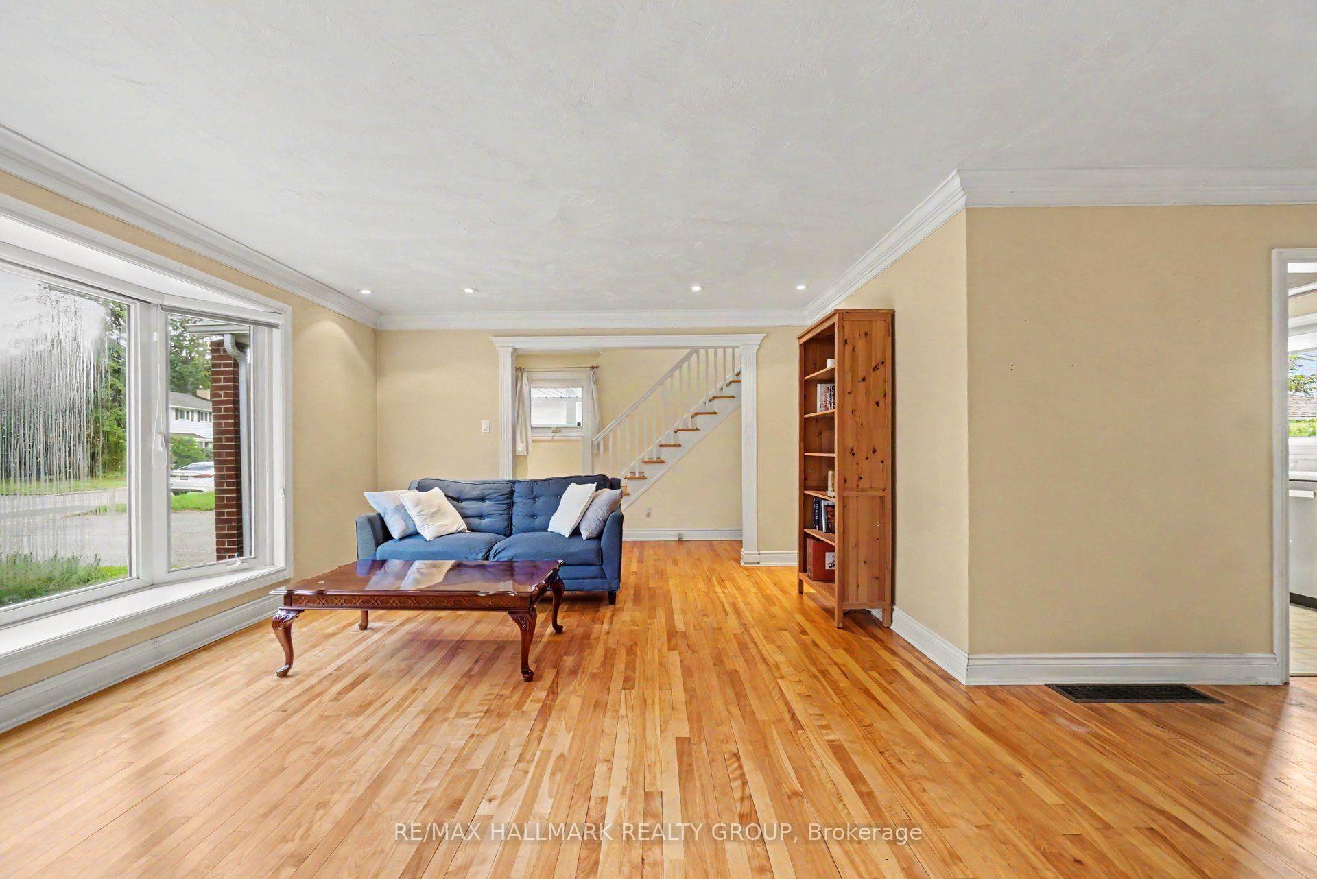 Photo 6 of 1236 Amesbrooke Drive, Ottawa, Copeland Park — HOMEH