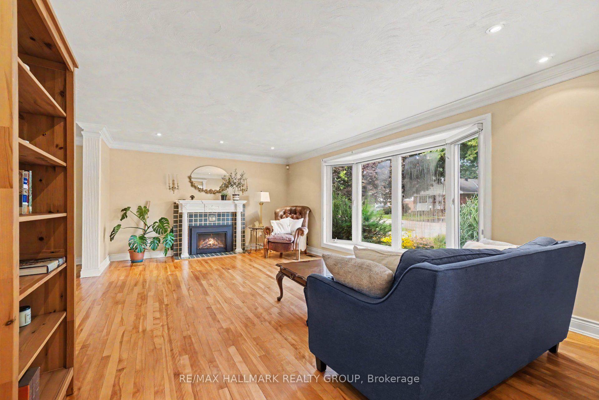 Photo 8 of 1236 Amesbrooke Drive, Ottawa, Copeland Park — HOMEH