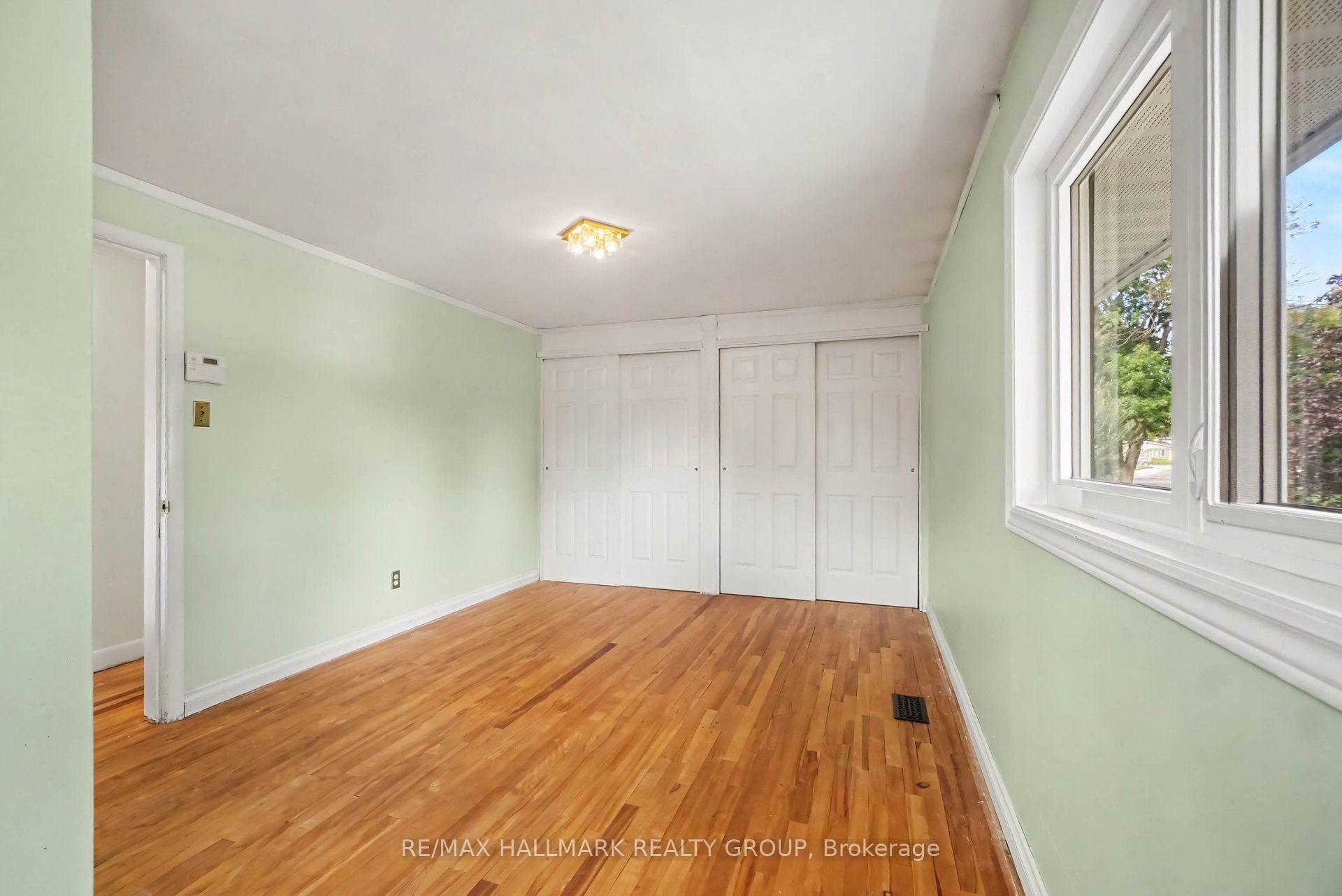 Photo 18 of 1236 Amesbrooke Drive, Ottawa, Copeland Park — HOMEH