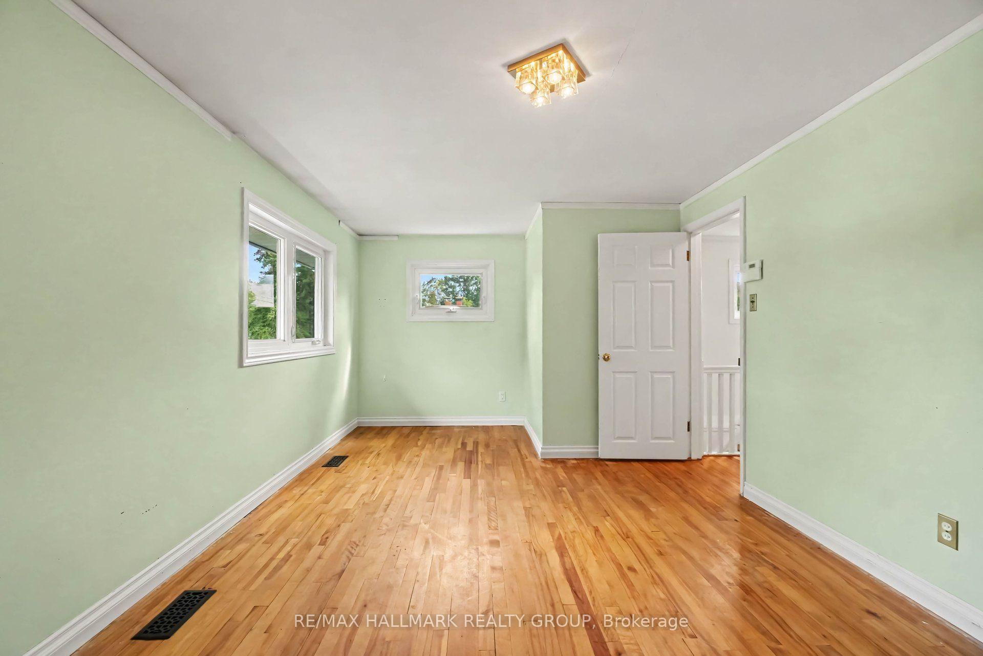 Photo 19 of 1236 Amesbrooke Drive, Ottawa, Copeland Park — HOMEH