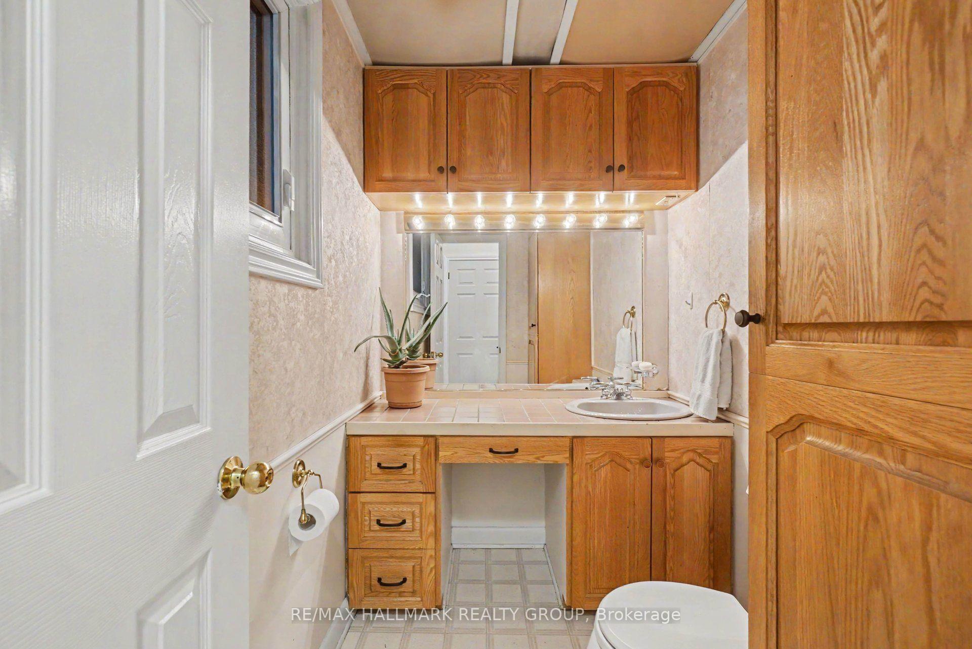 Photo 30 of 1236 Amesbrooke Drive, Ottawa, Copeland Park — HOMEH