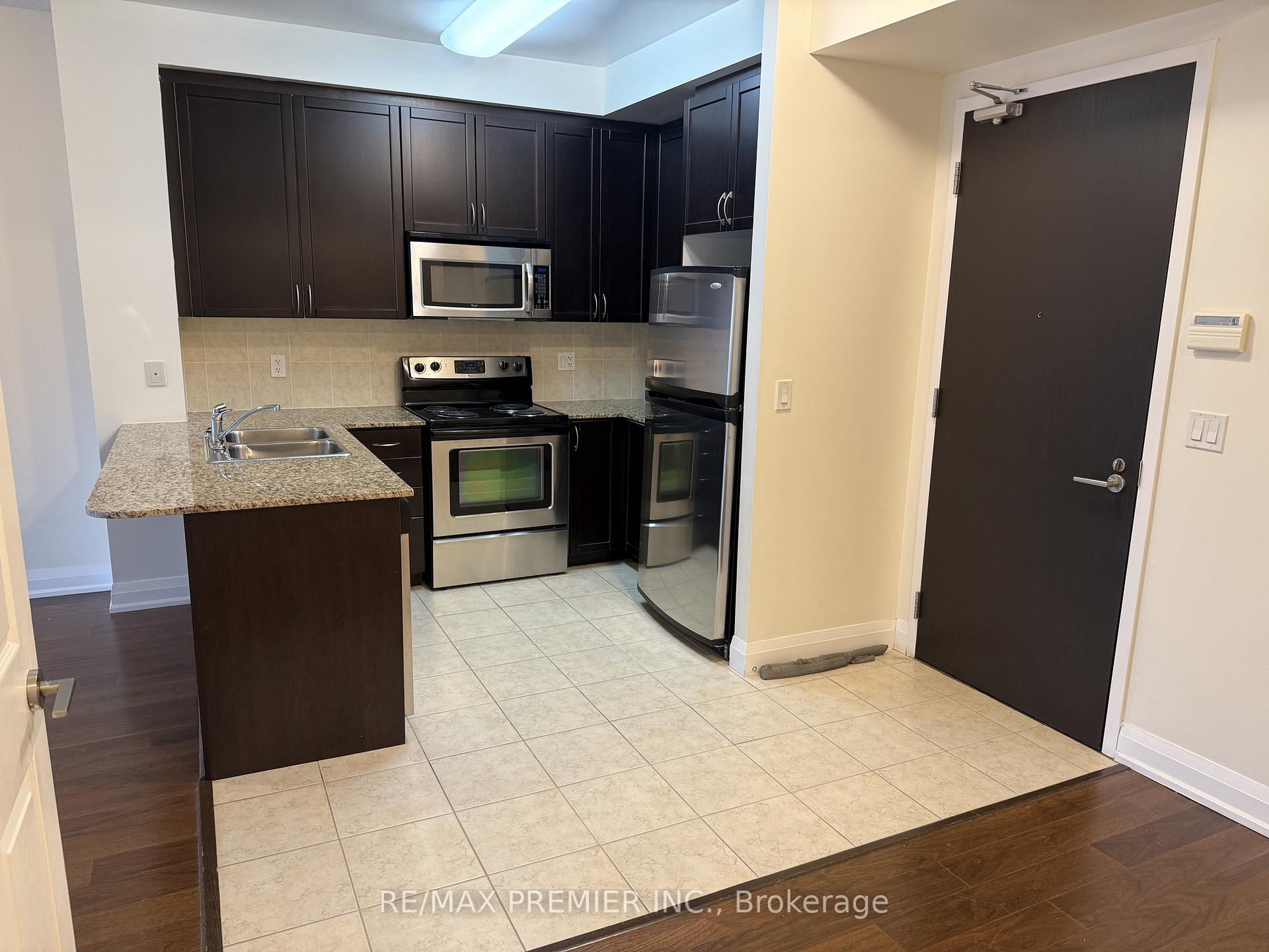 Photo 2 of Unit 406, 83 Woodbridge Avenue, Vaughan, West Woodbridge — HOMEH