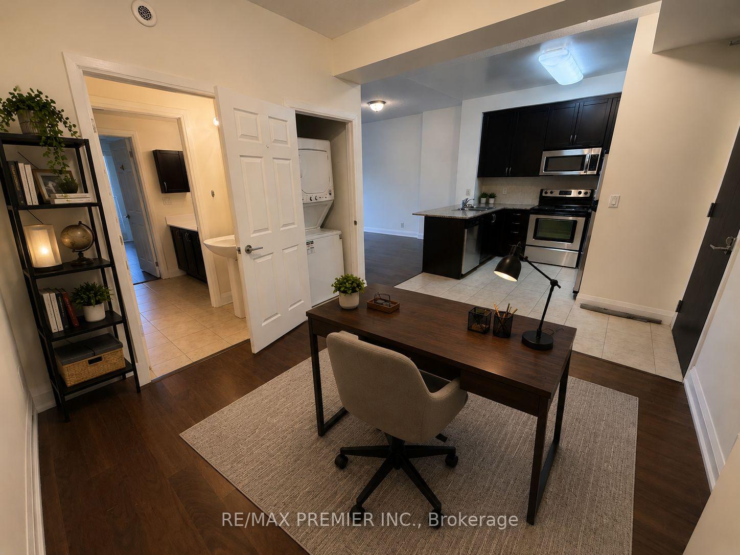 Photo 3 of Unit 406, 83 Woodbridge Avenue, Vaughan, West Woodbridge — HOMEH