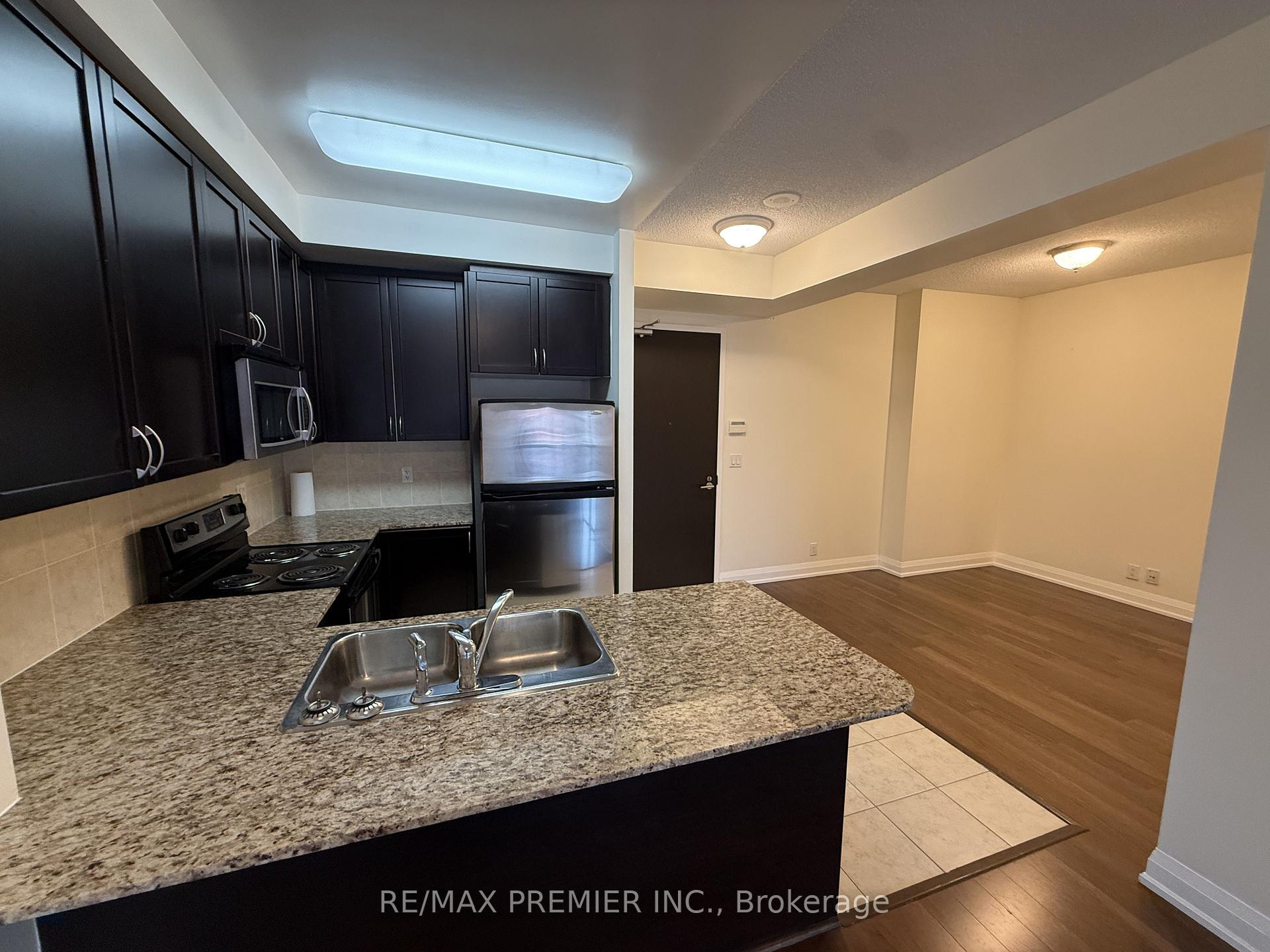 Photo 6 of Unit 406, 83 Woodbridge Avenue, Vaughan, West Woodbridge — HOMEH