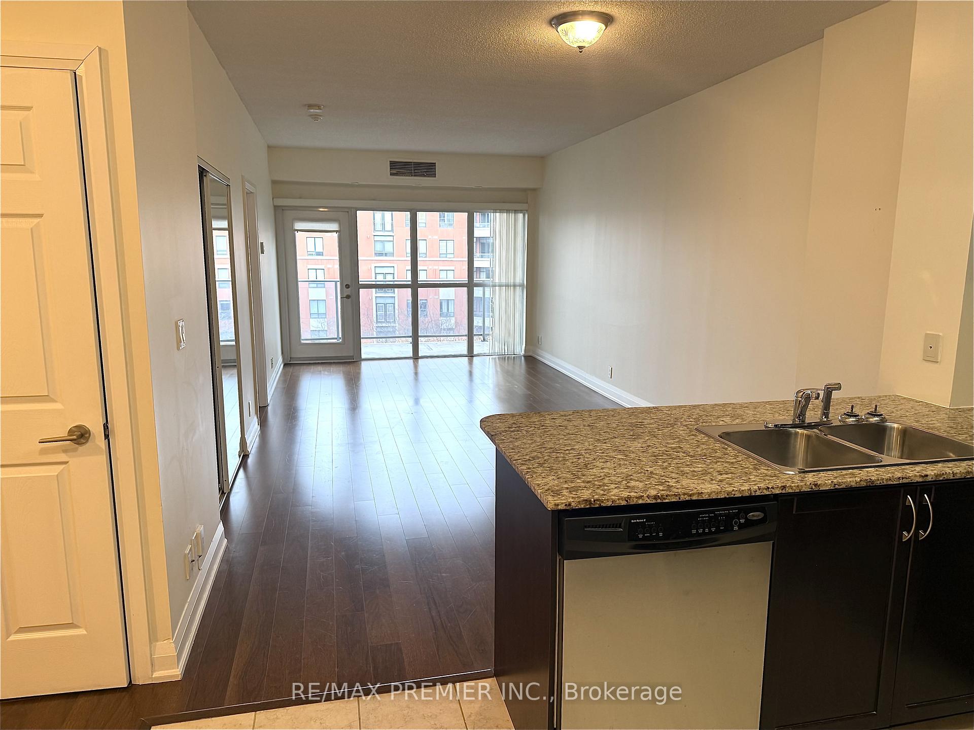 Photo 9 of Unit 406, 83 Woodbridge Avenue, Vaughan, West Woodbridge — HOMEH