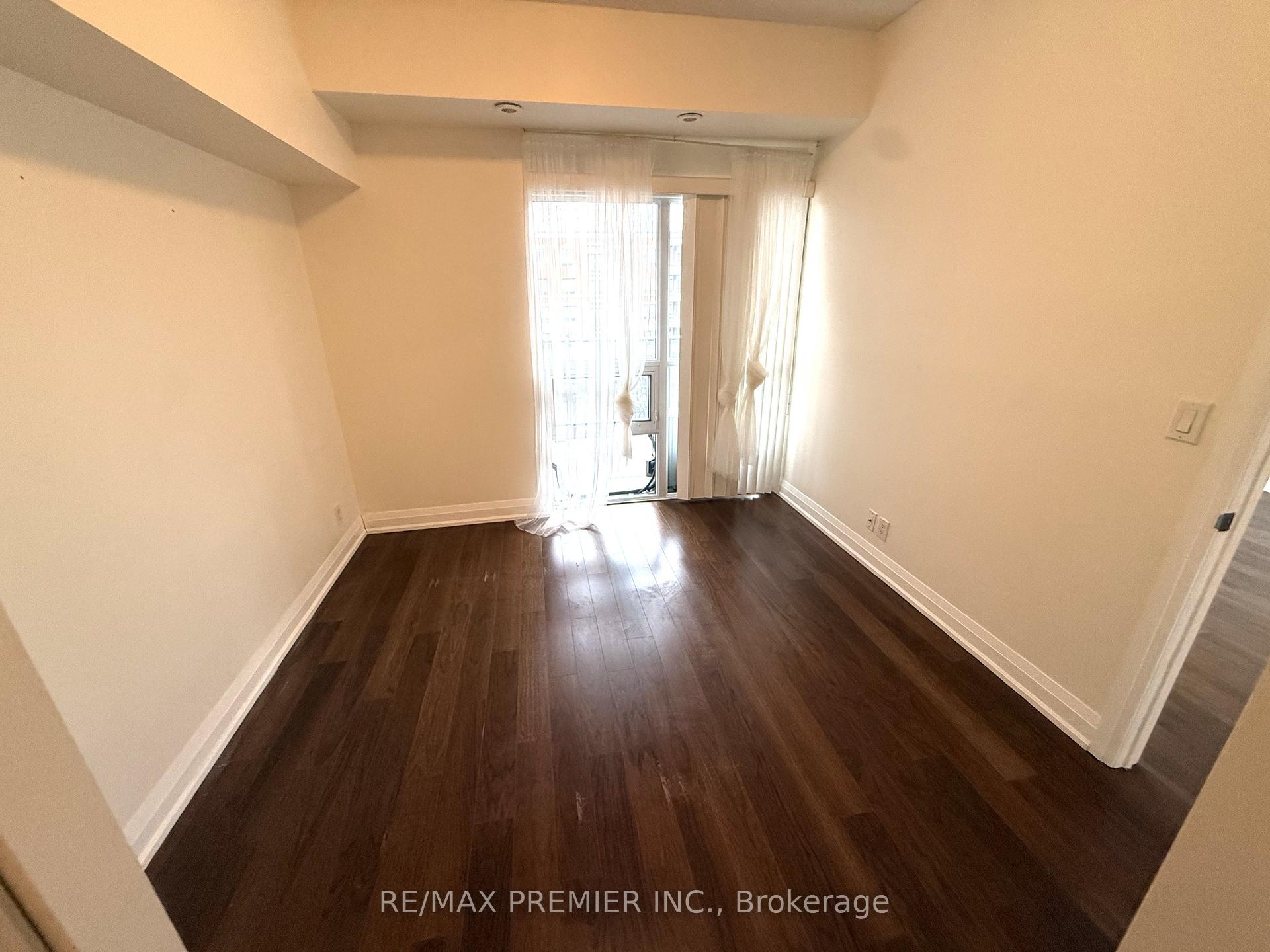 Photo 12 of Unit 406, 83 Woodbridge Avenue, Vaughan, West Woodbridge — HOMEH