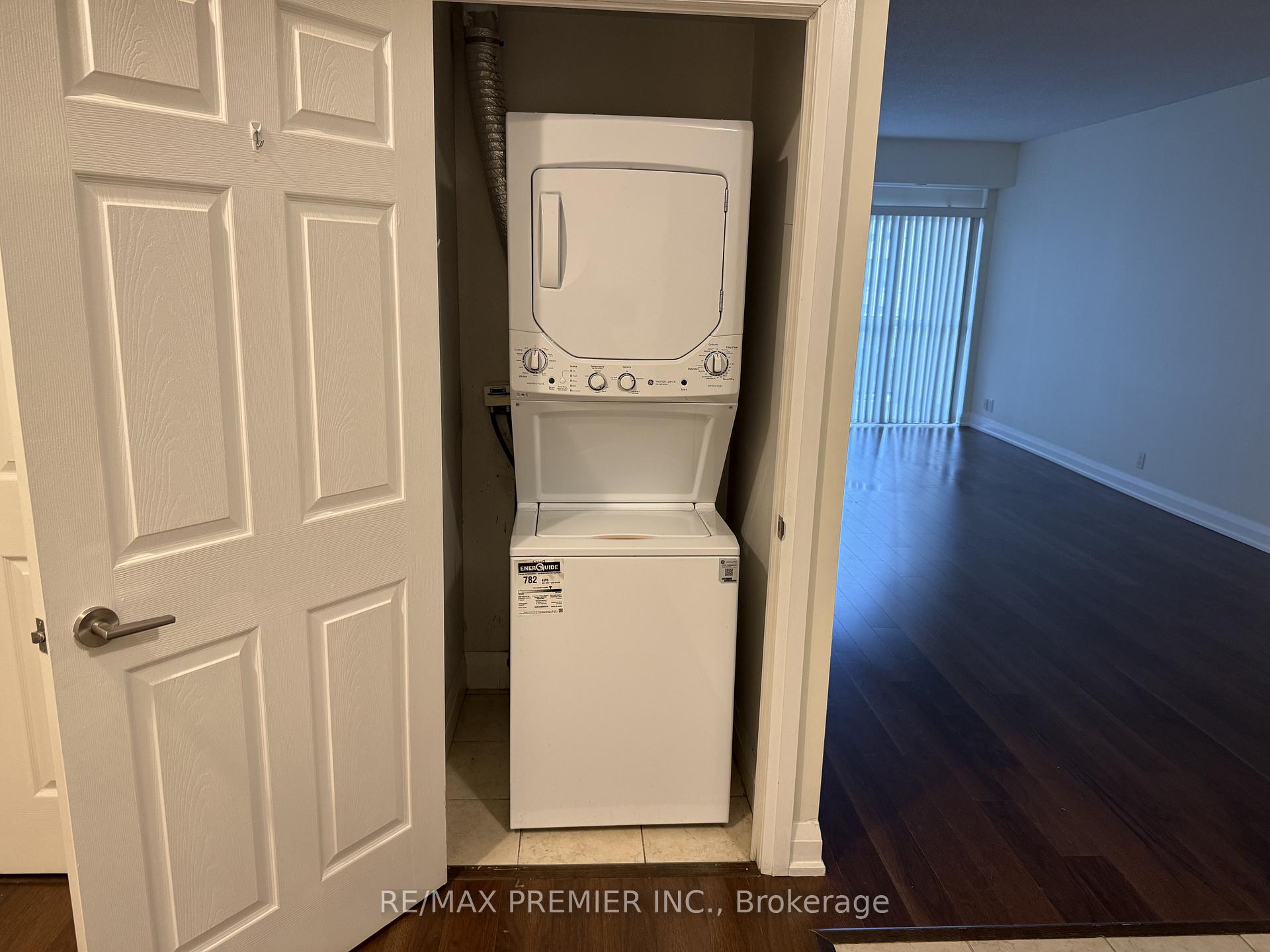 Photo 15 of Unit 406, 83 Woodbridge Avenue, Vaughan, West Woodbridge — HOMEH