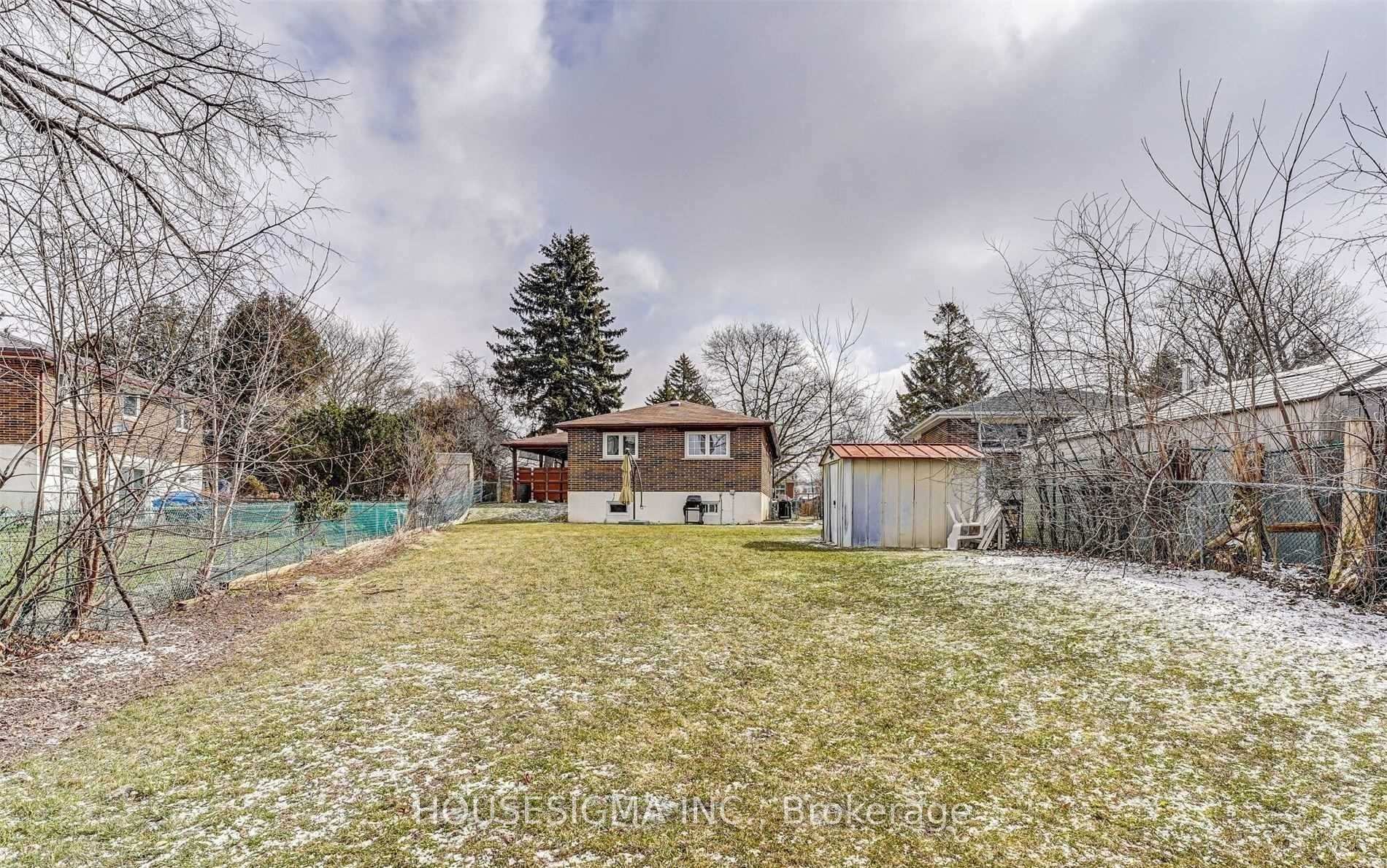 Photo 4 of Unit BSMT, 51 Axsmith Crescent, North York, Don Valley Village — HOMEH