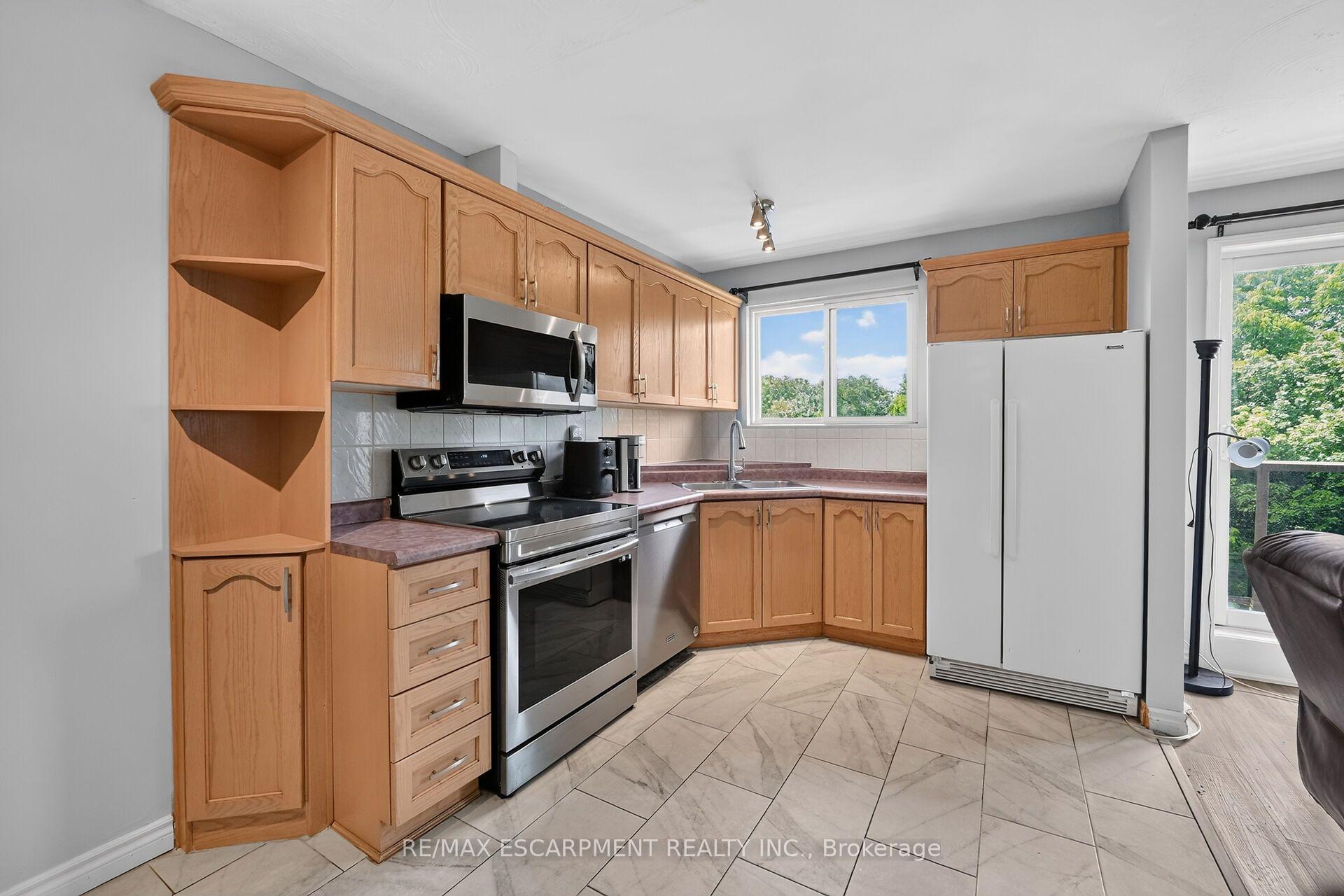 Photo 7 of Unit 52, 2373 King Street E, Hamilton, Bartonville — HOMEH