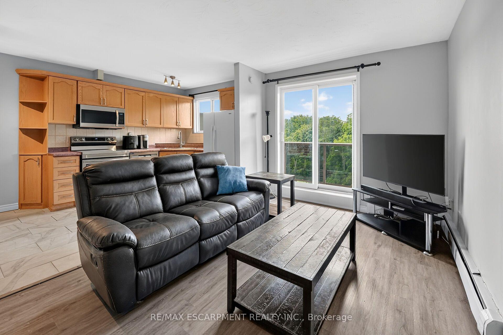 Photo 9 of Unit 52, 2373 King Street E, Hamilton, Bartonville — HOMEH
