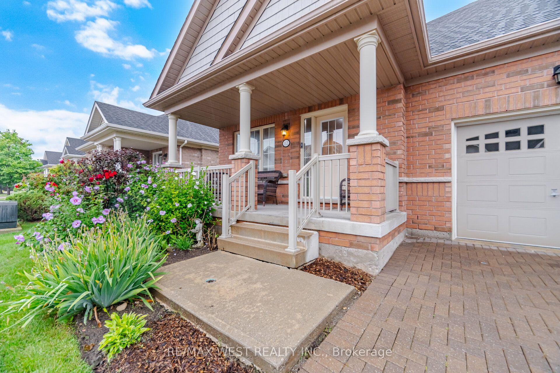 Photo 3 of 12 Muzzo Drive, Brampton, Sandringham-Wellington — HOMEH