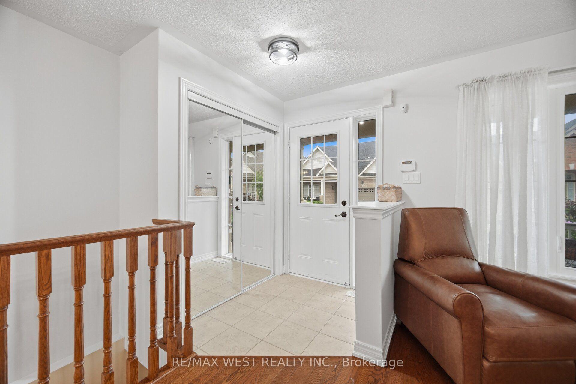 Photo 5 of 12 Muzzo Drive, Brampton, Sandringham-Wellington — HOMEH