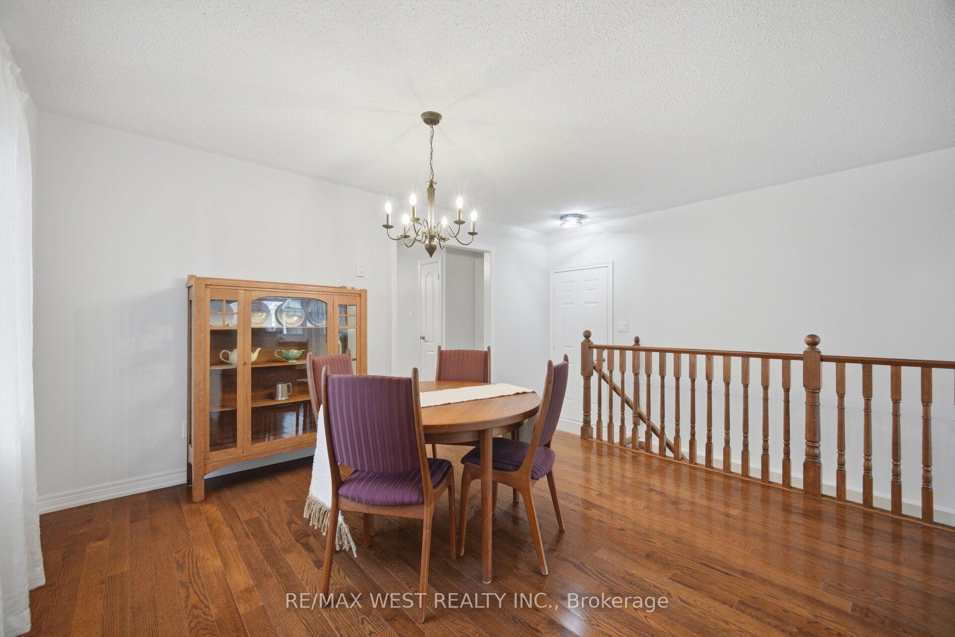 Photo 11 of 12 Muzzo Drive, Brampton, Sandringham-Wellington — HOMEH