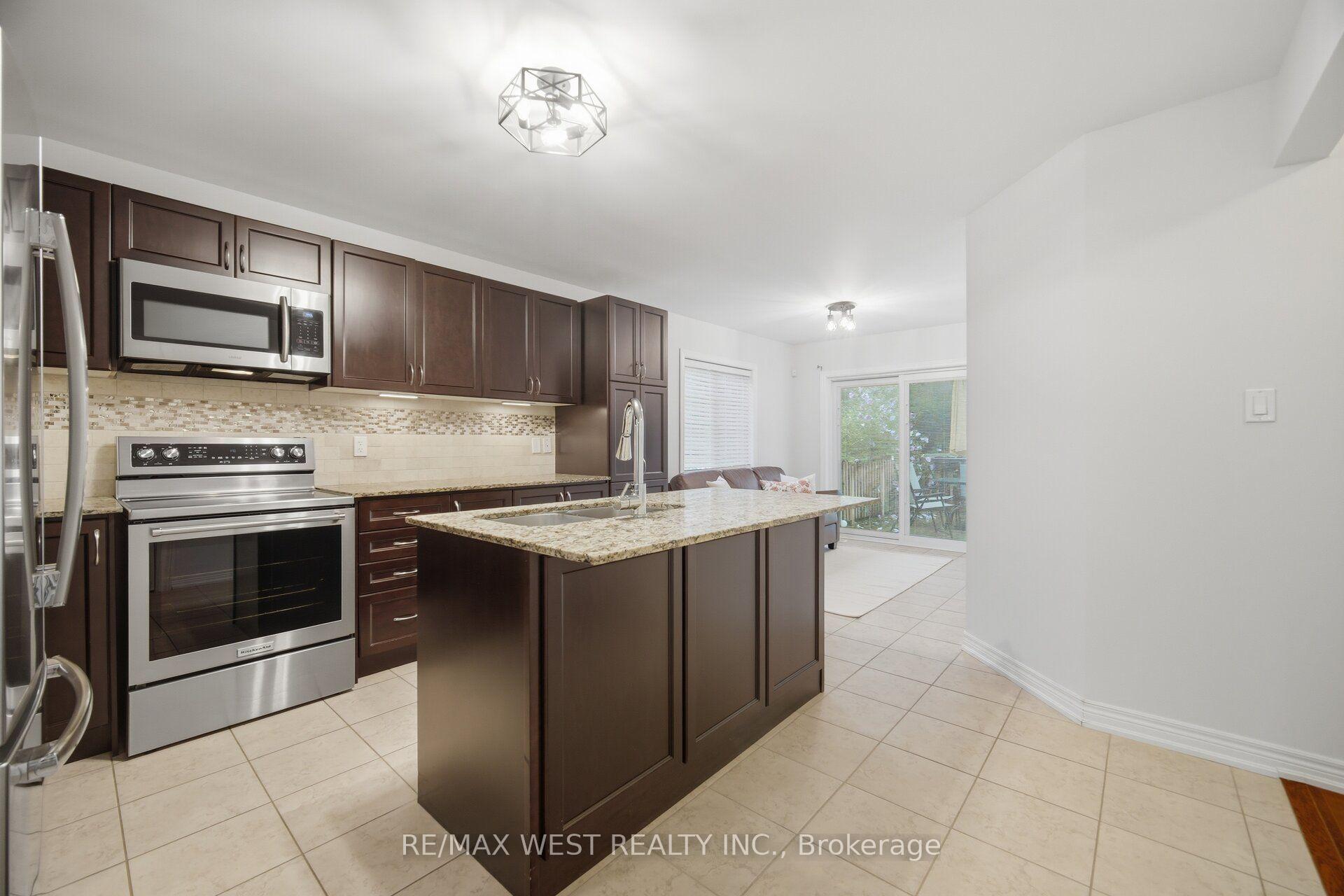 Photo 12 of 12 Muzzo Drive, Brampton, Sandringham-Wellington — HOMEH