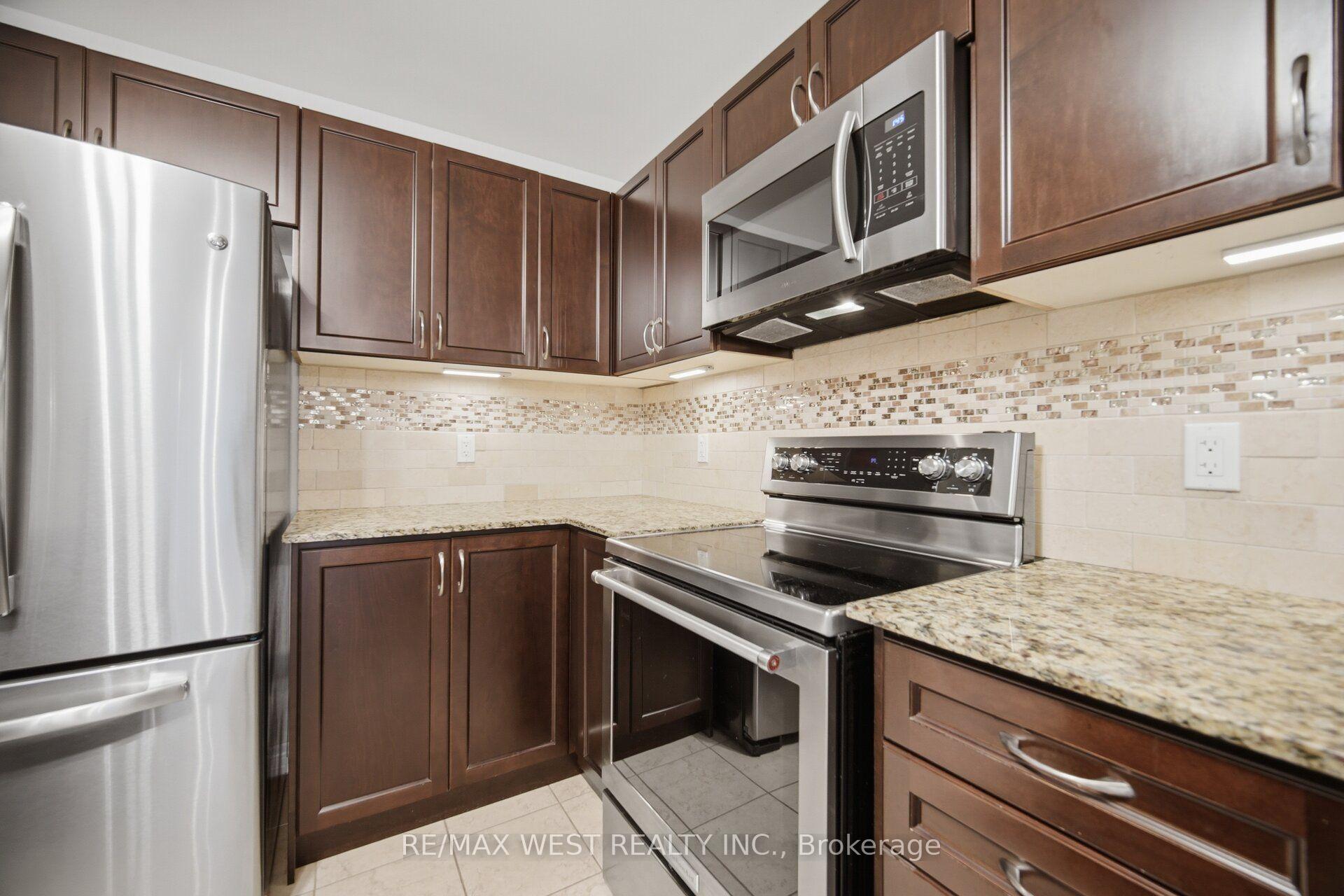 Photo 14 of 12 Muzzo Drive, Brampton, Sandringham-Wellington — HOMEH