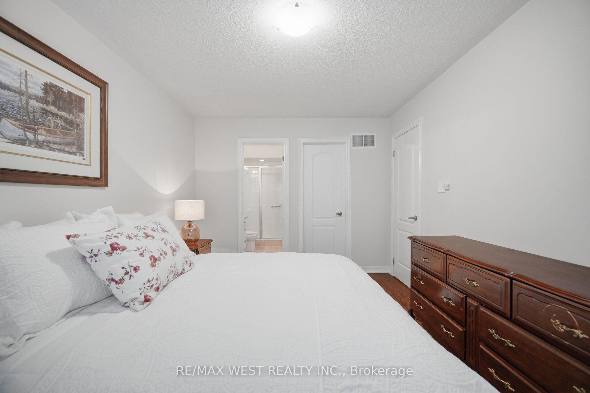 Photo 22 of 12 Muzzo Drive, Brampton, Sandringham-Wellington — HOMEH