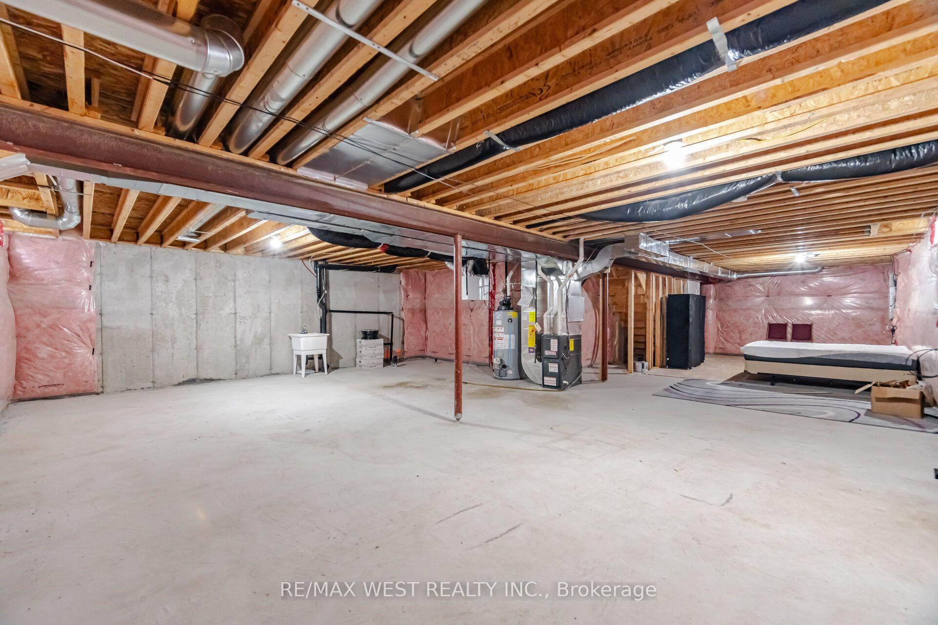 Photo 31 of 12 Muzzo Drive, Brampton, Sandringham-Wellington — HOMEH
