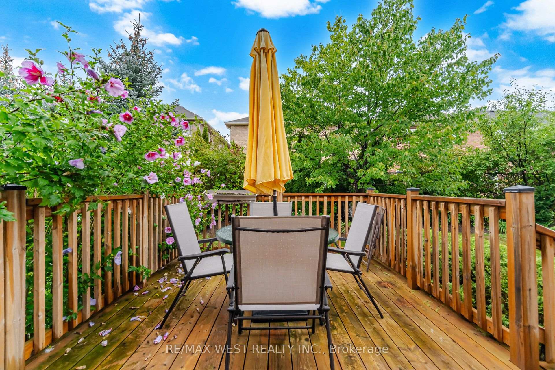 Photo 33 of 12 Muzzo Drive, Brampton, Sandringham-Wellington — HOMEH
