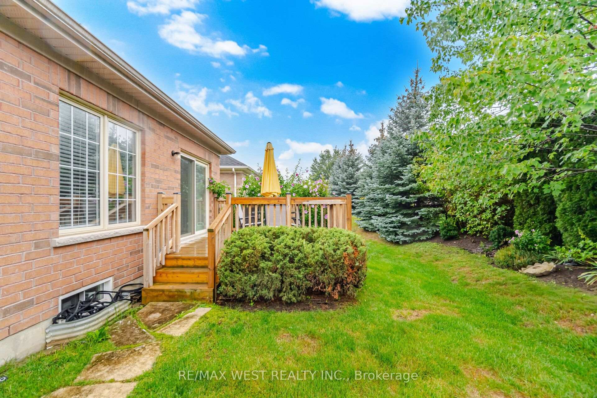 Photo 34 of 12 Muzzo Drive, Brampton, Sandringham-Wellington — HOMEH