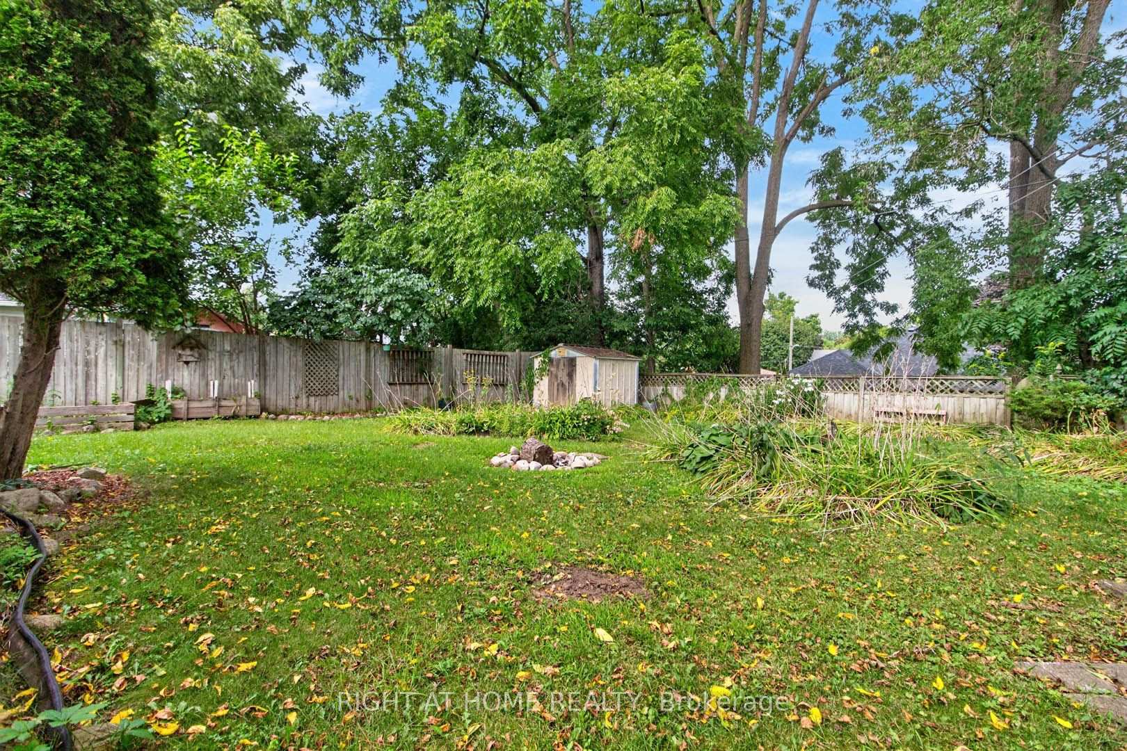 Photo 27 of 8 Amelia Street, Brant, Paris — HOMEH