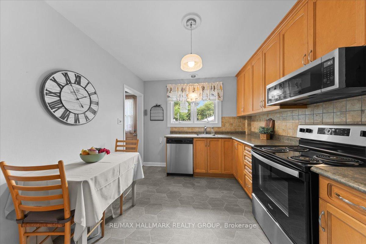 Photo 13 of 515 Clothier Street E, North Grenville, Kemptville — HOMEH