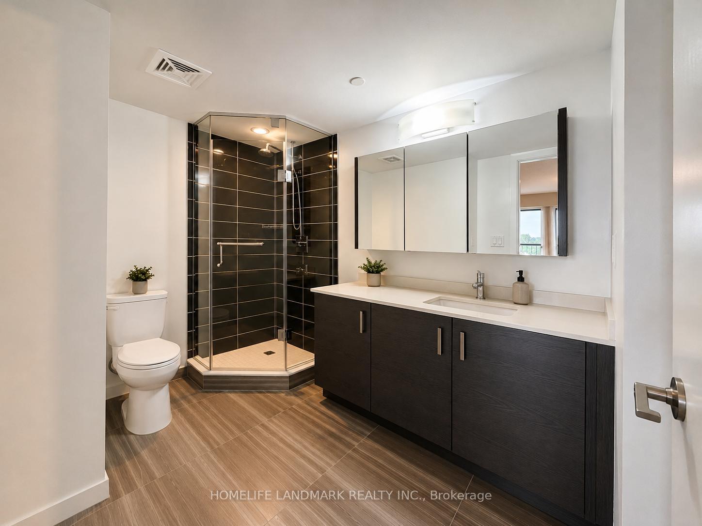 Photo 8 of Unit 1702, 1 Uptown Drive, Markham, Unionville — HOMEH