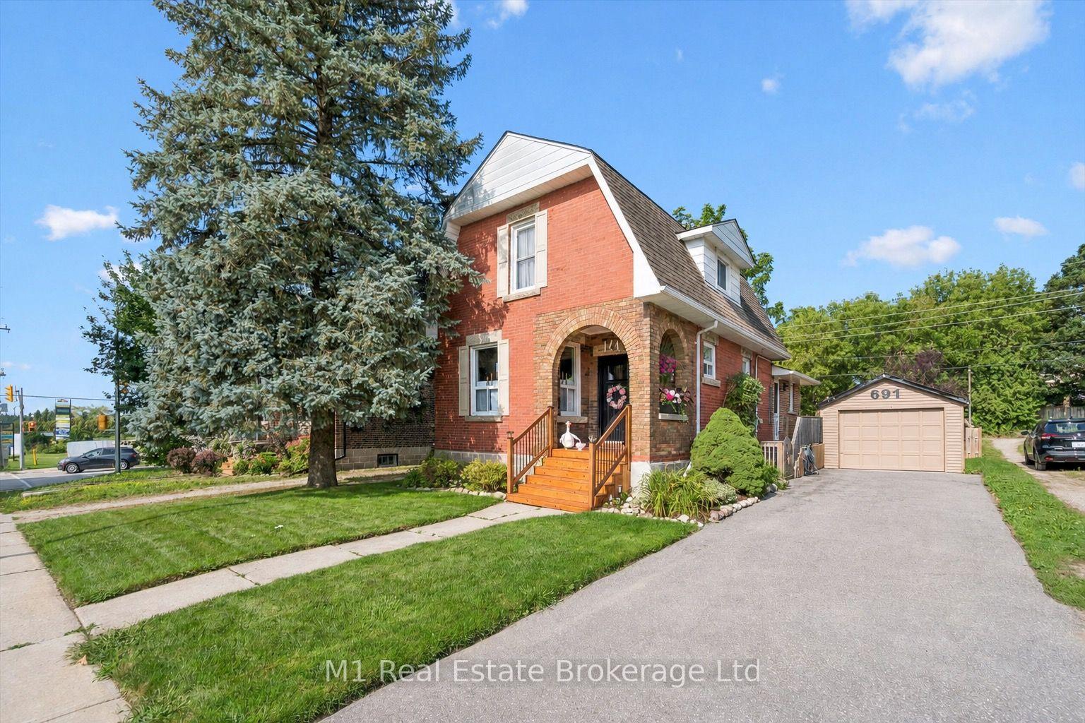 Photo of 691 St Andrew Street W