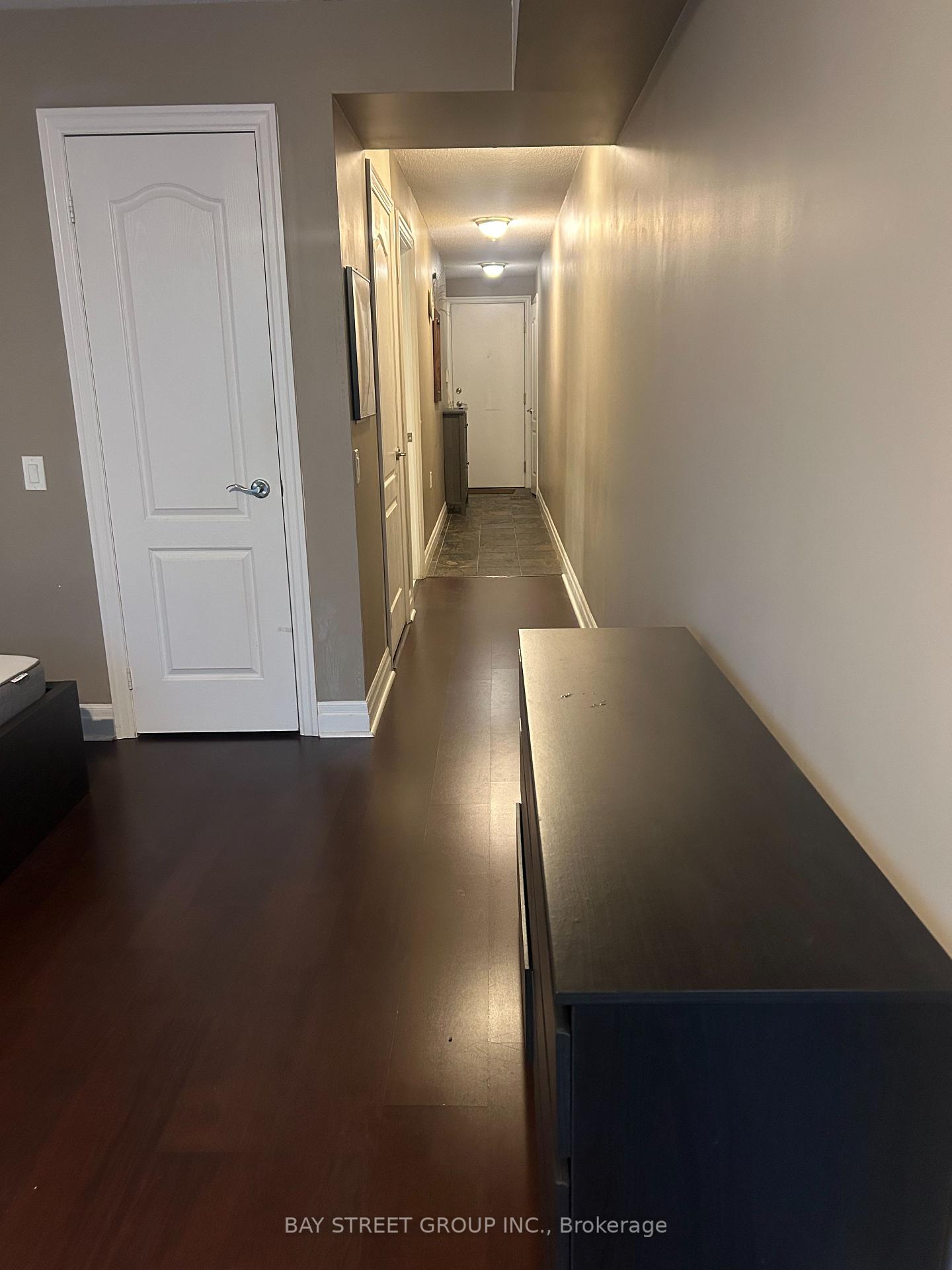 Photo 5 of Unit 204, 21 Hillcrest Avenue, North York, Willowdale East — HOMEH