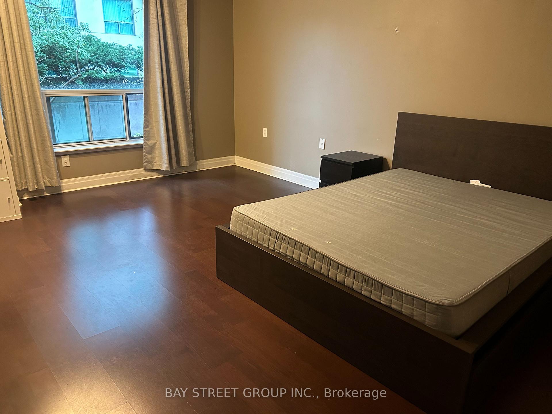 Photo 7 of Unit 204, 21 Hillcrest Avenue, North York, Willowdale East — HOMEH