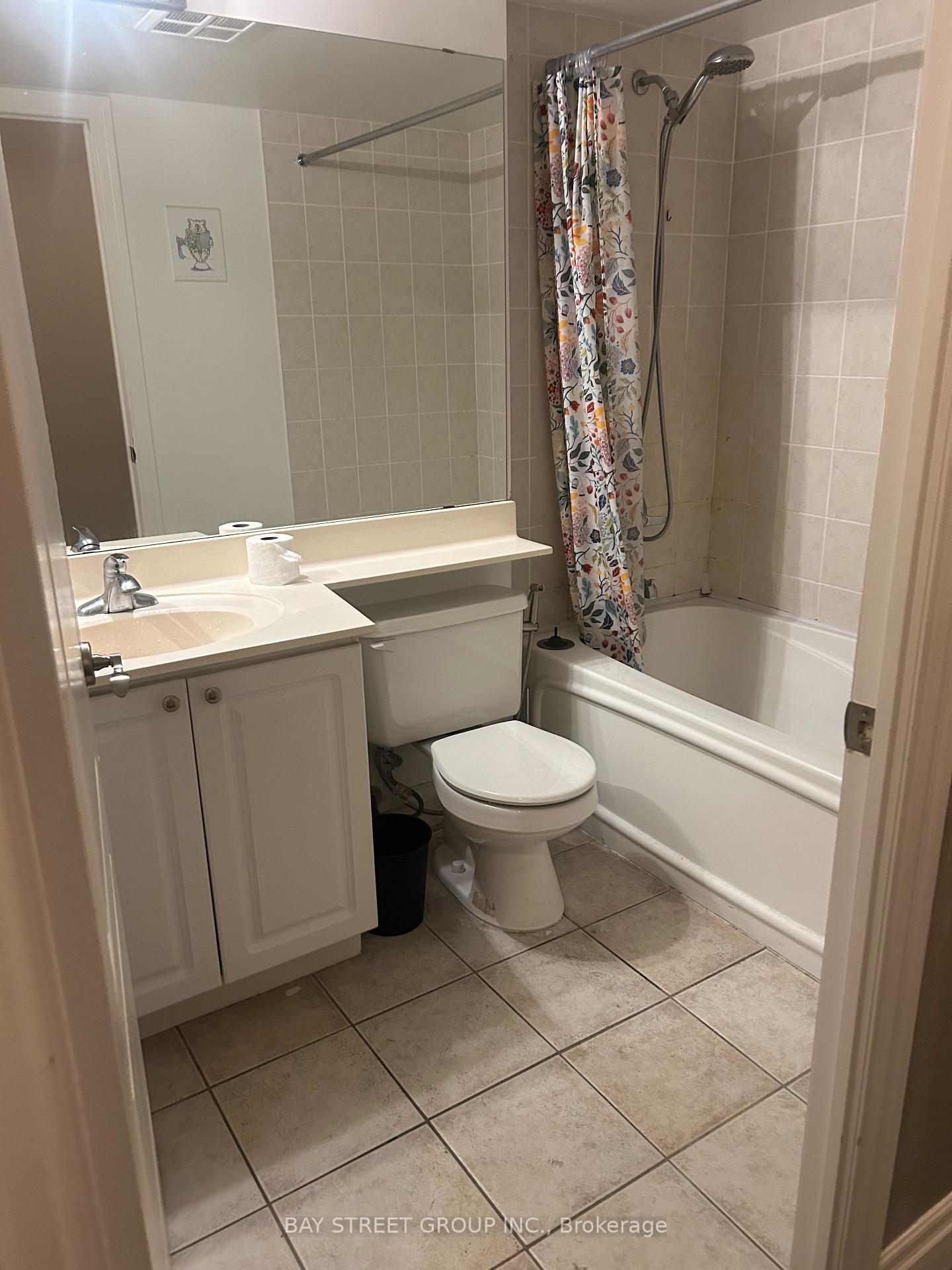 Photo 11 of Unit 204, 21 Hillcrest Avenue, North York, Willowdale East — HOMEH