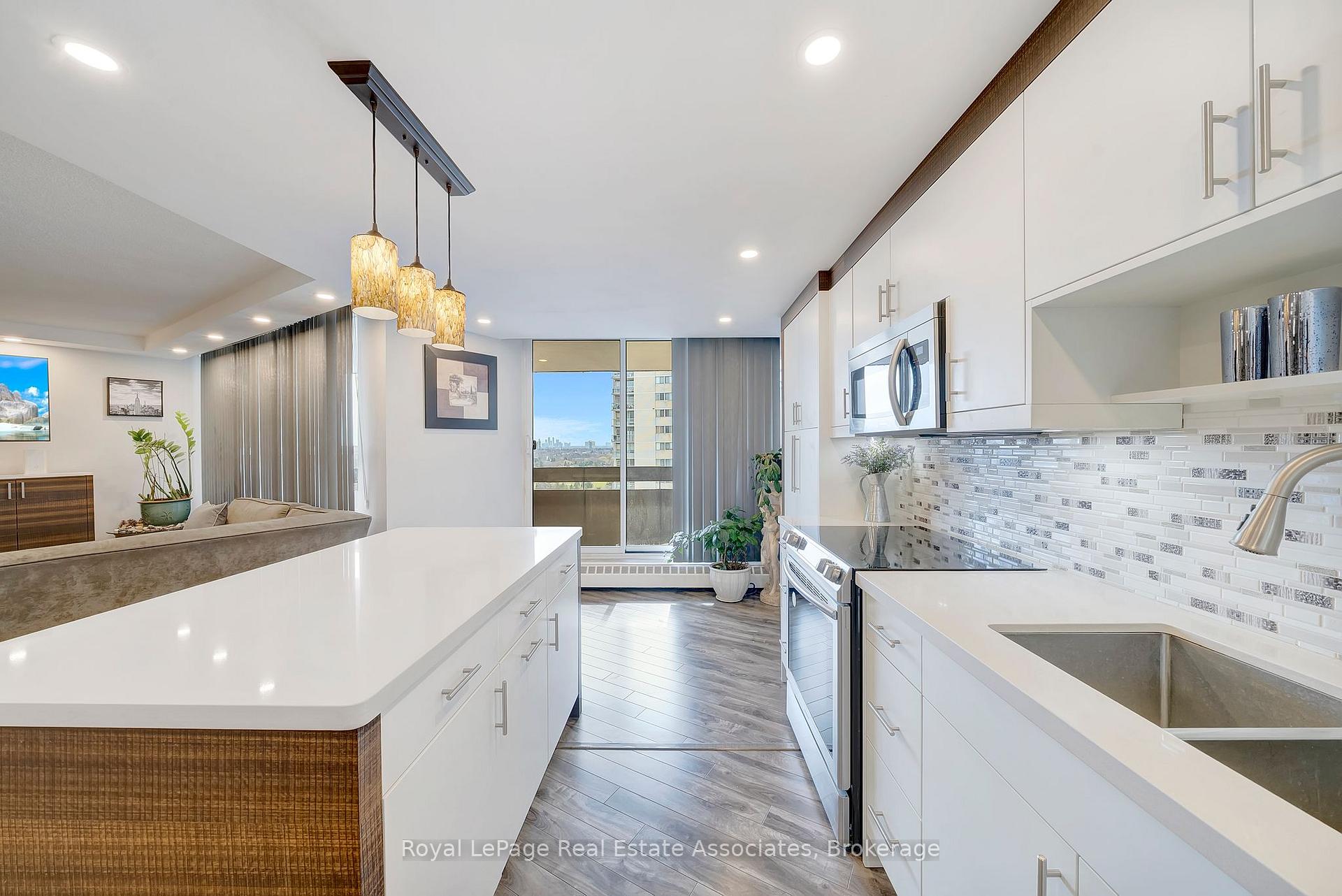 Photo 2 of Unit 1406, 335 Mill Road, Etobicoke, Eringate-Centennial-West Deane — HOMEH