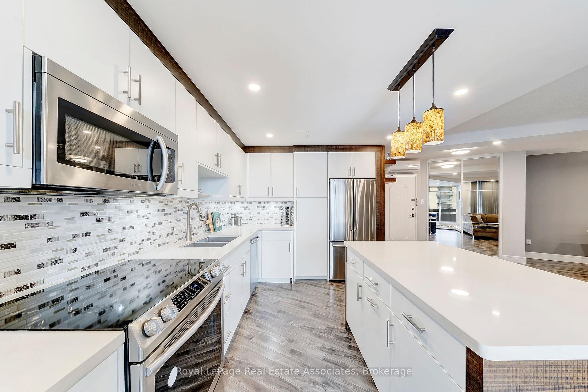 Photo 3 of Unit 1406, 335 Mill Road, Etobicoke, Eringate-Centennial-West Deane — HOMEH