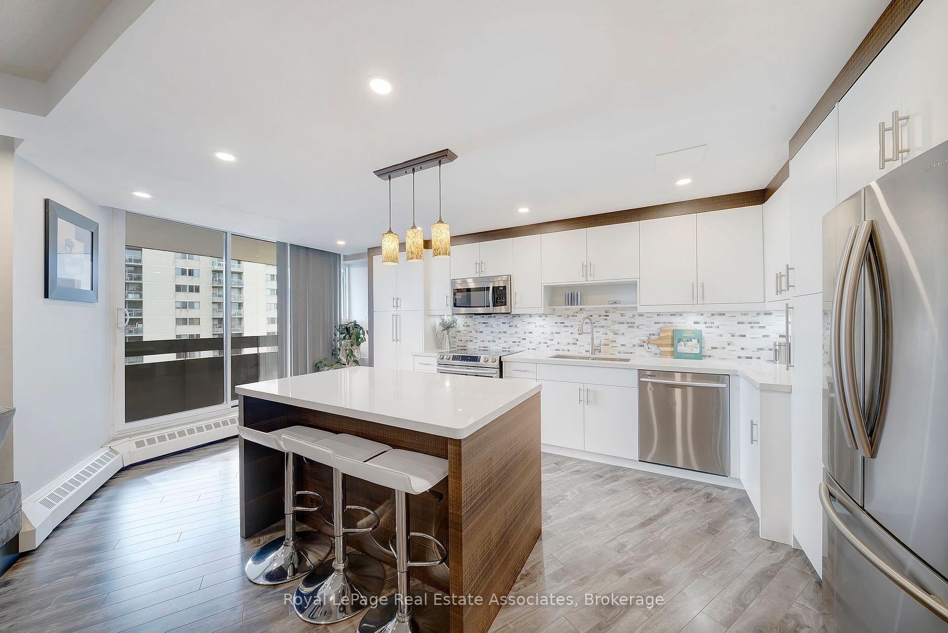 Photo 5 of Unit 1406, 335 Mill Road, Etobicoke, Eringate-Centennial-West Deane — HOMEH