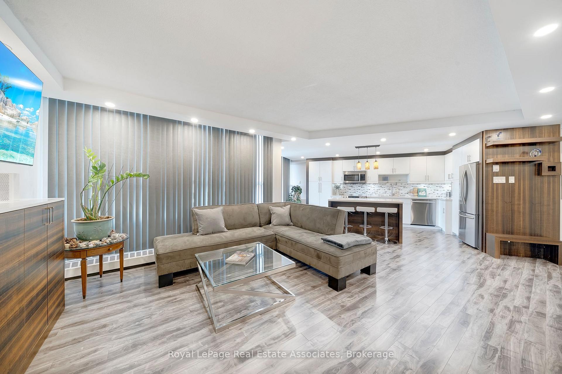 Photo 7 of Unit 1406, 335 Mill Road, Etobicoke, Eringate-Centennial-West Deane — HOMEH