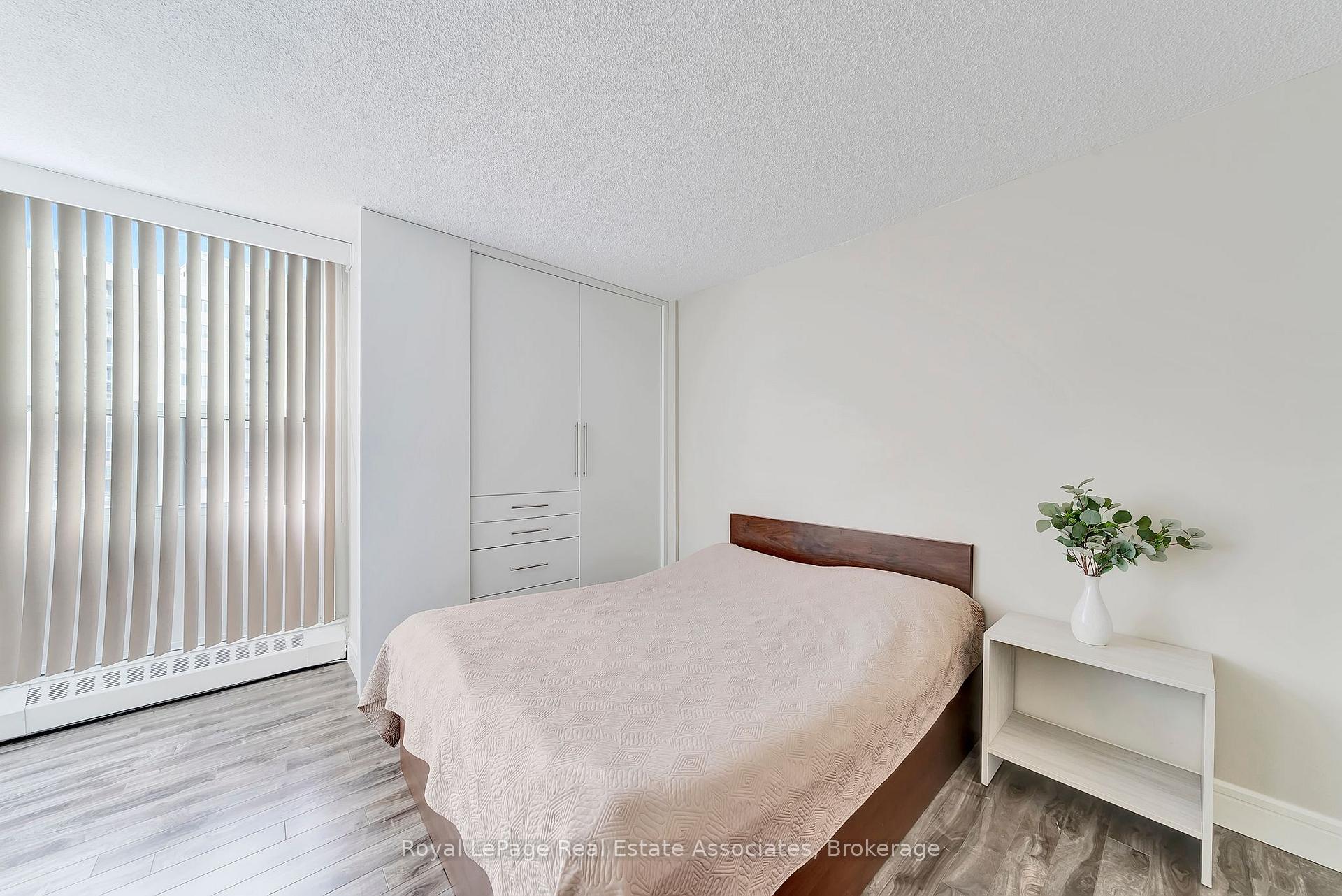 Photo 19 of Unit 1406, 335 Mill Road, Etobicoke, Eringate-Centennial-West Deane — HOMEH