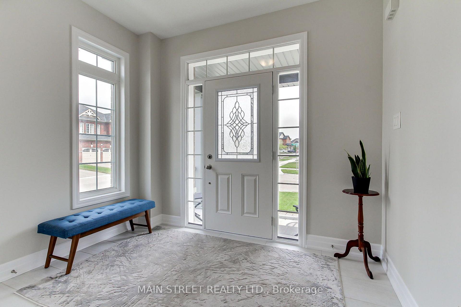 Photo 5 of 38 Clear Spring Avenue, Georgina, Keswick South — HOMEH