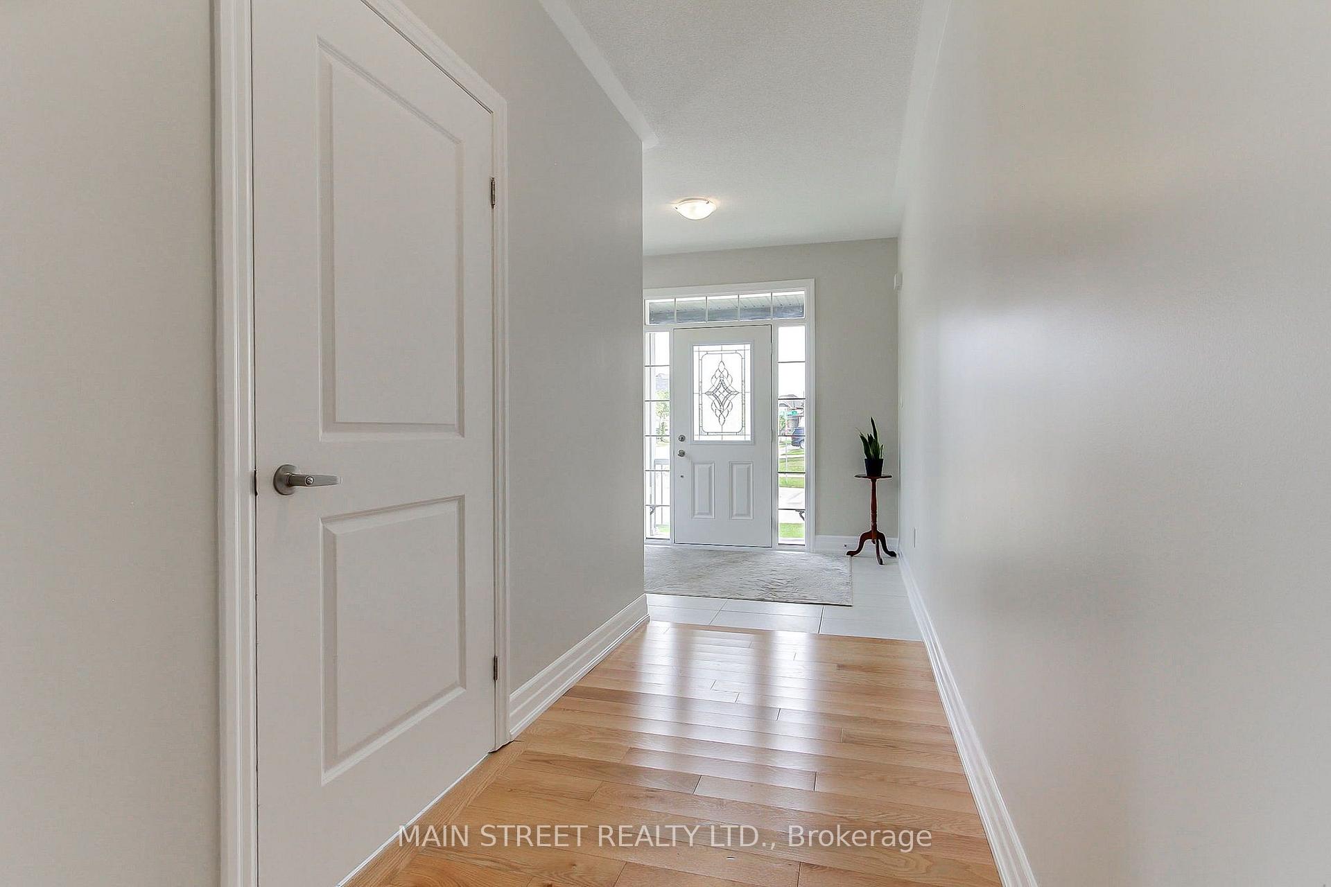 Photo 6 of 38 Clear Spring Avenue, Georgina, Keswick South — HOMEH