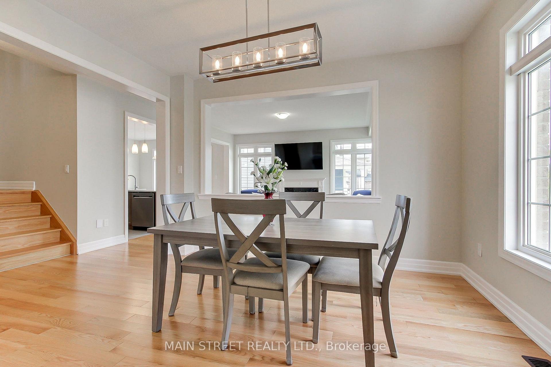 Photo 8 of 38 Clear Spring Avenue, Georgina, Keswick South — HOMEH