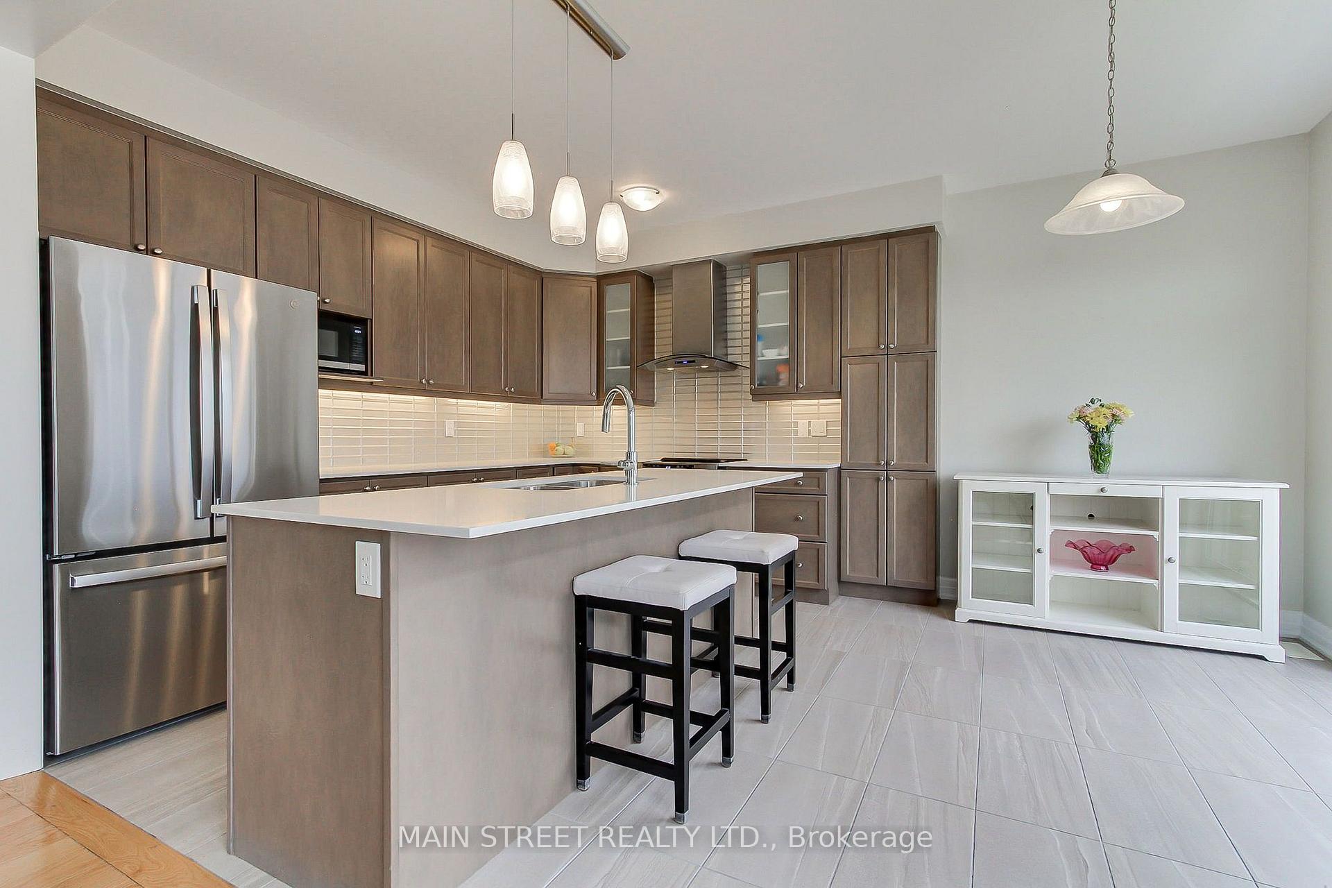 Photo 12 of 38 Clear Spring Avenue, Georgina, Keswick South — HOMEH