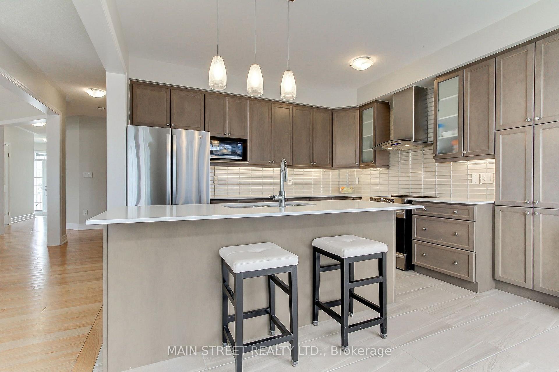 Photo 13 of 38 Clear Spring Avenue, Georgina, Keswick South — HOMEH