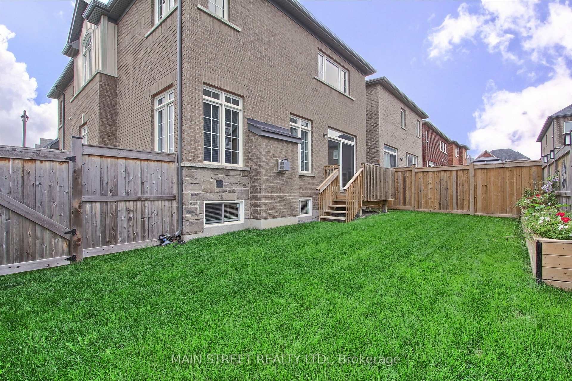Photo 36 of 38 Clear Spring Avenue, Georgina, Keswick South — HOMEH