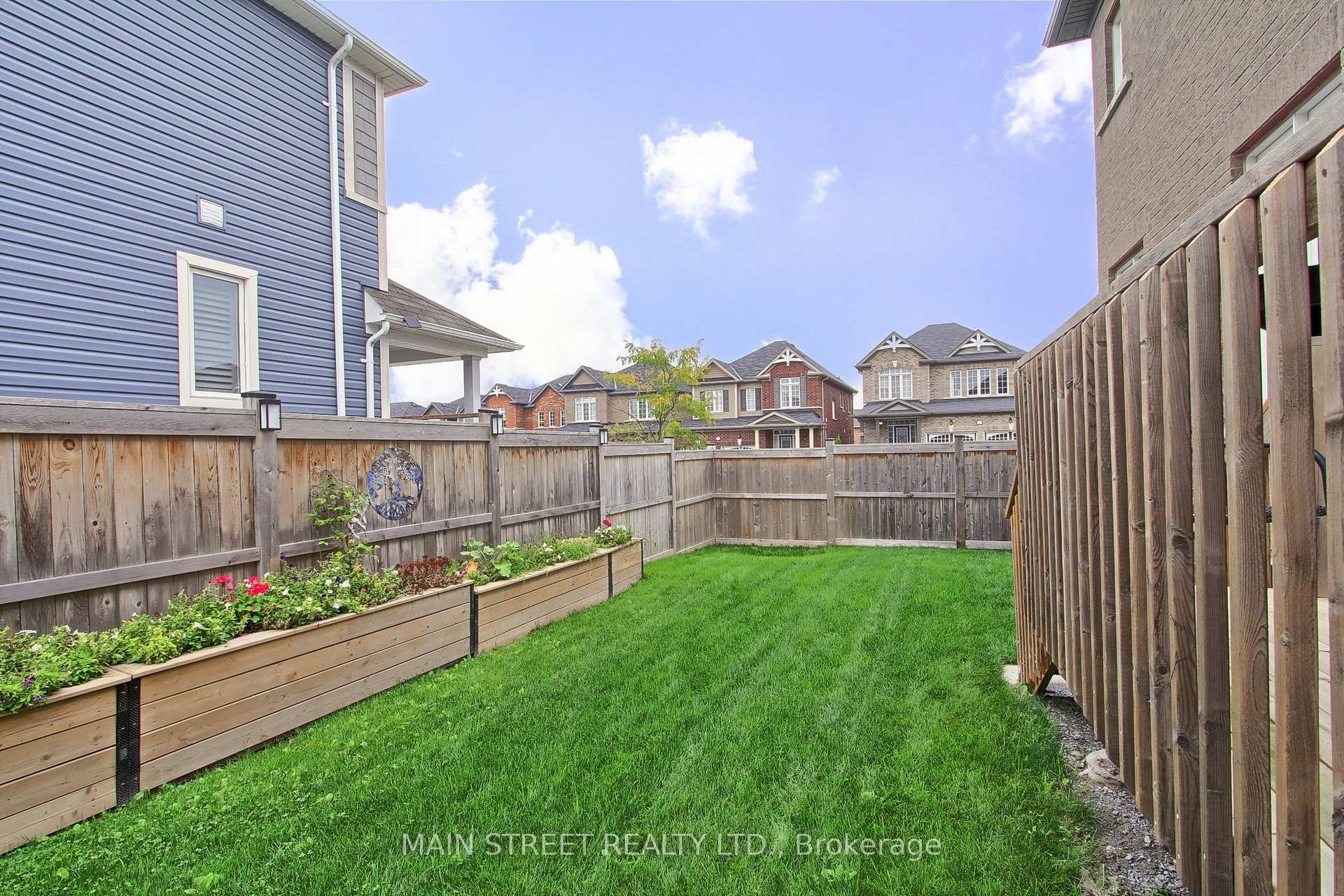 Photo 37 of 38 Clear Spring Avenue, Georgina, Keswick South — HOMEH