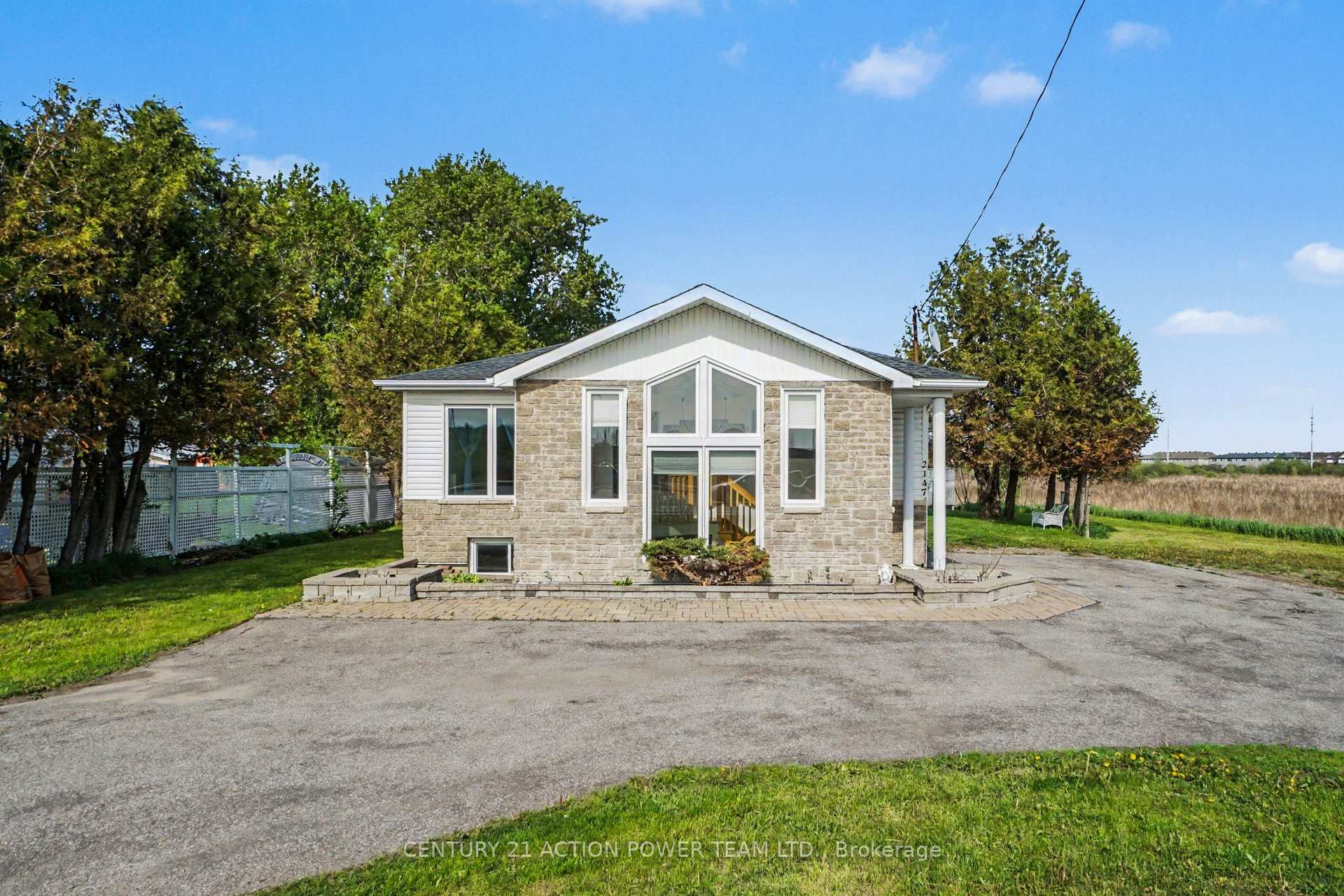 Photo of 2147 Mer Bleue Road