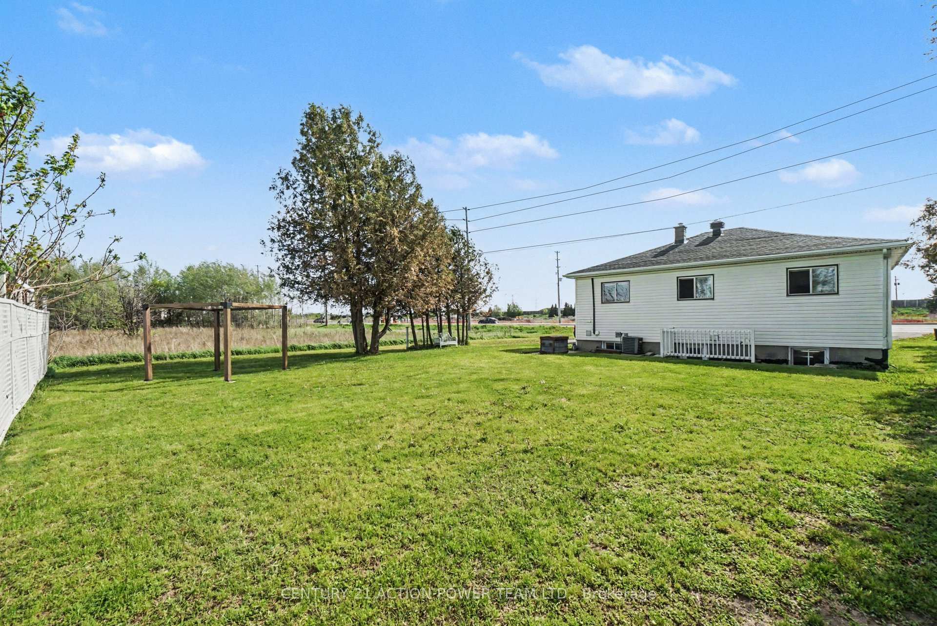 Photo 29 of 2147 Mer Bleue Road, Ottawa, Chapel Hill South - Orleans Village — HOMEH