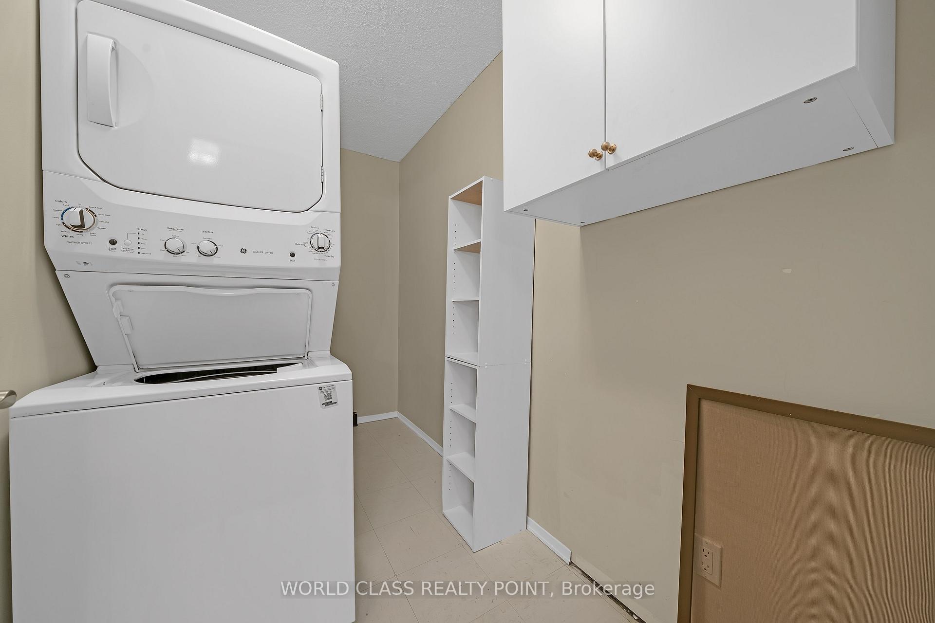 Photo 3 of Unit 201, 40 Harding Boulevard W, Richmond Hill, North Richvale — HOMEH